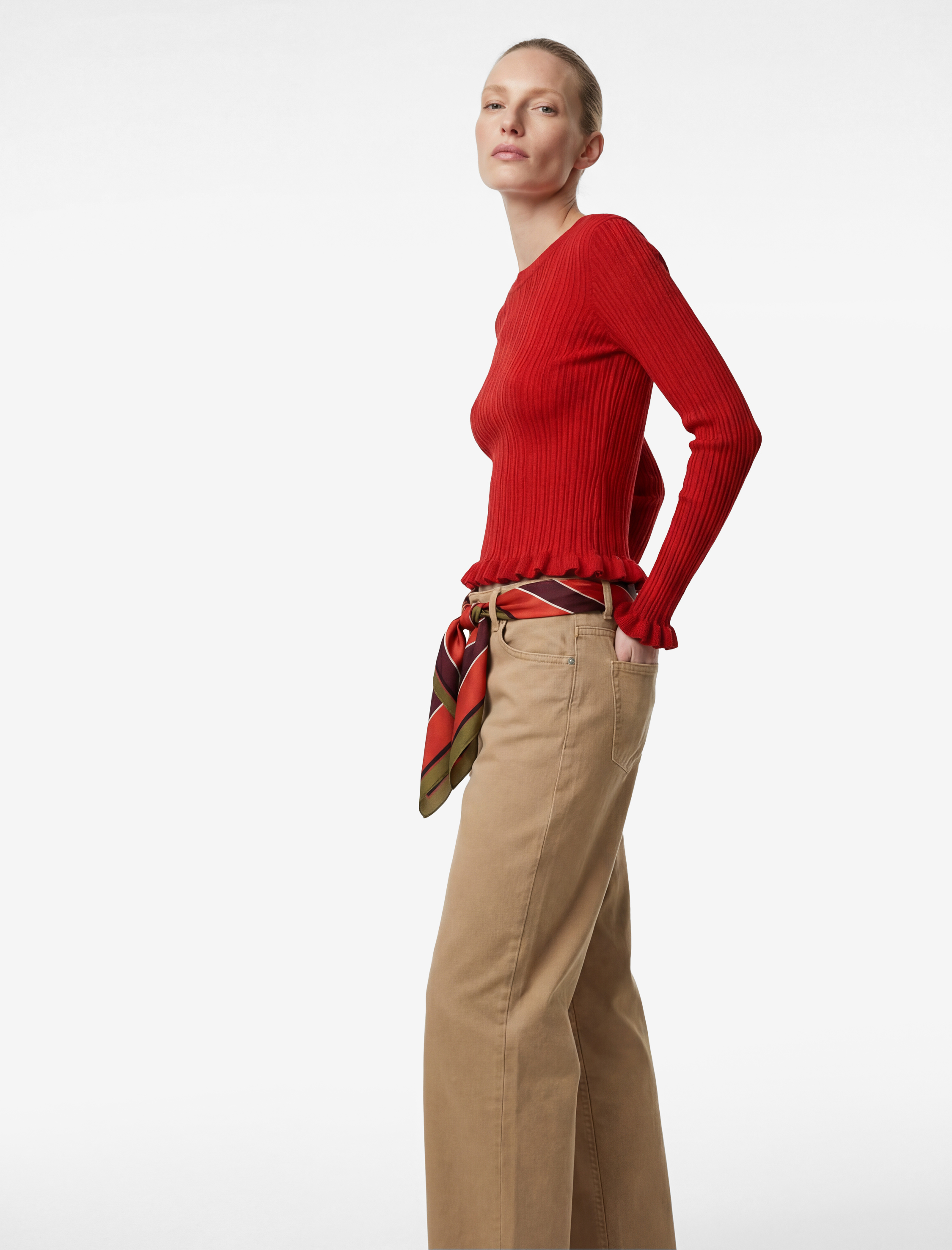   Uzun Kollu Bisiklet Yaka Fırfır Detaylı Viskon Triko Kazak