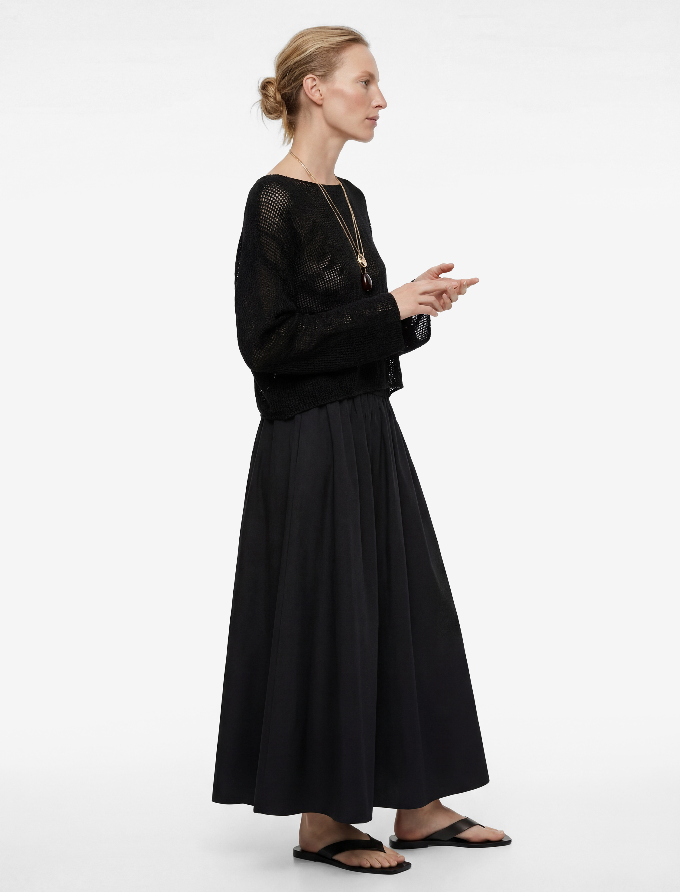   Geniş Uzun Kollu Kayık Yaka Kroşe Ajurlu Kazak