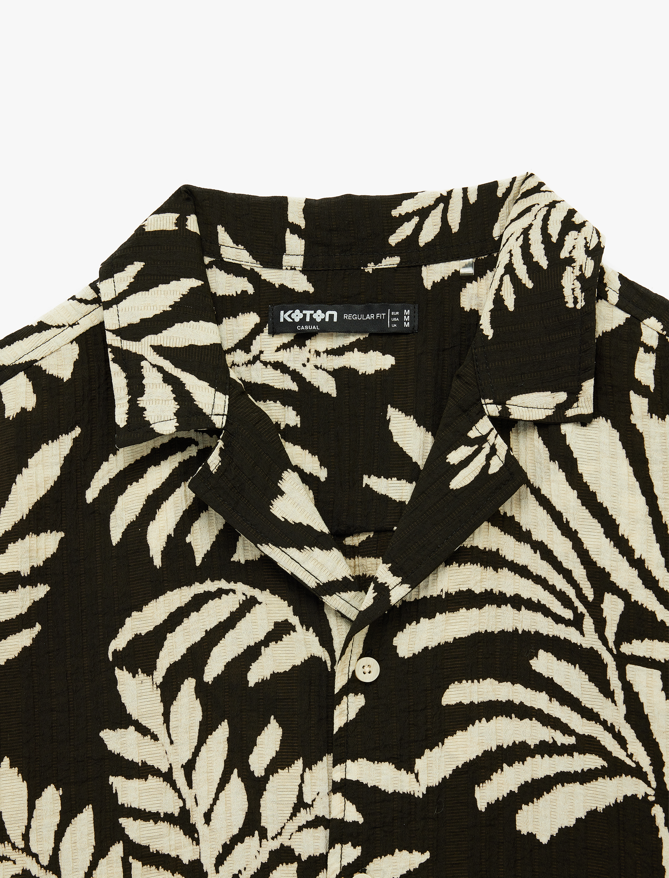 Regular Fit Kısa Kollu Viskon Devrik Yaka Palmiye Desenli Gömlek - Görsel 5