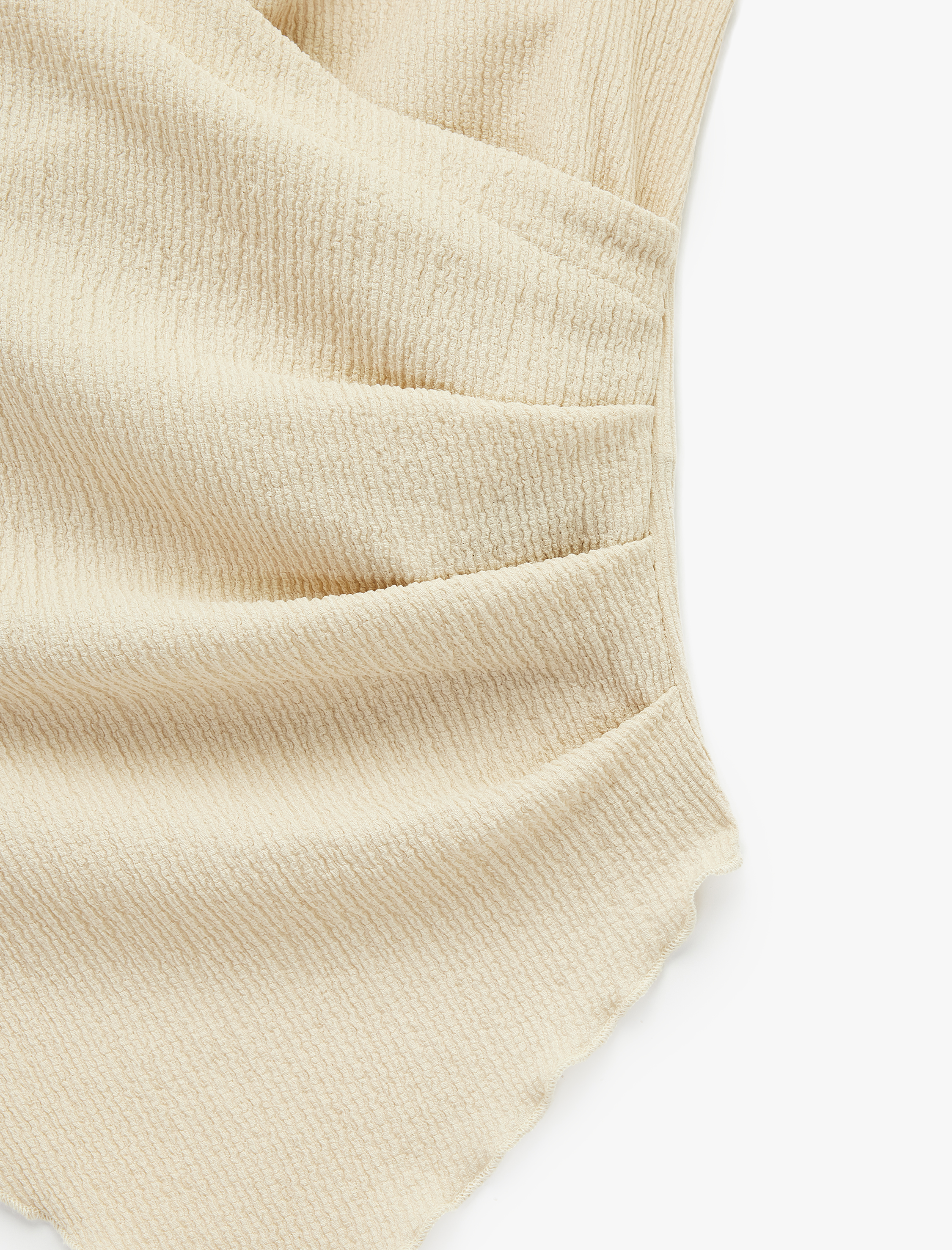   Asimetrik Bürümcük Kumaş Drapeli Kolsuz Halter Yaka Bluz