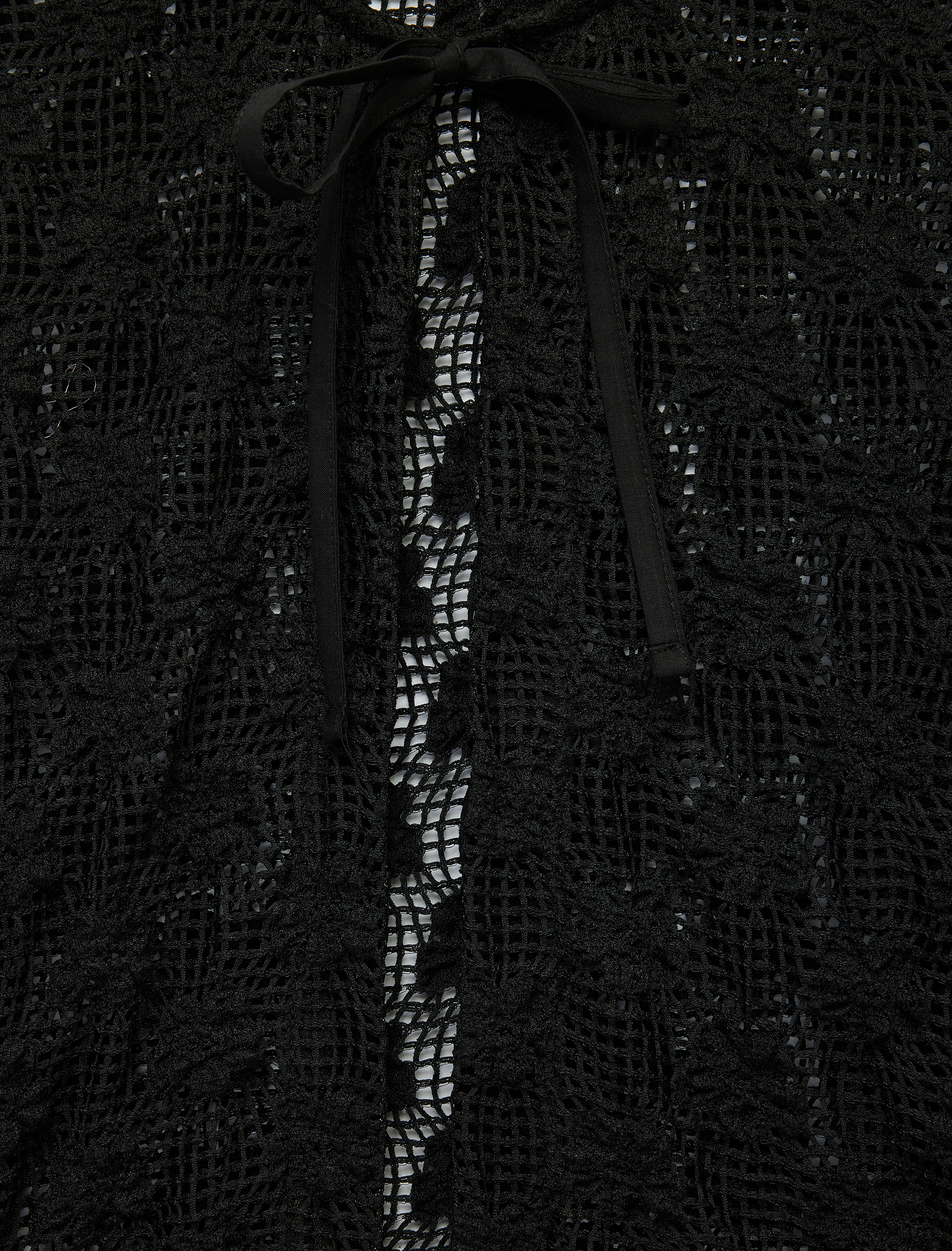   Slim Fit Uzun Kollu Bisiklet Yaka Önden Bağlamalı Fiyonklu Dantel Crop Bluz