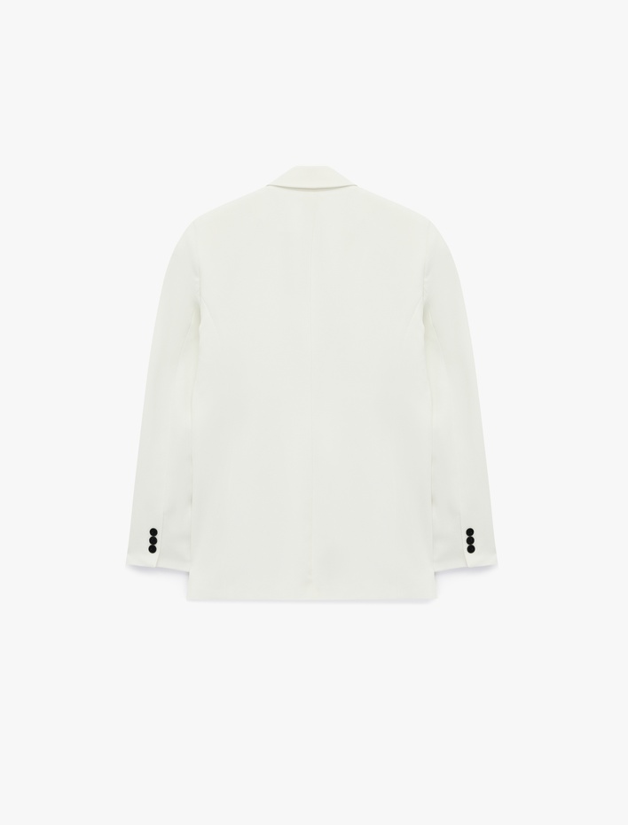  Düğmeli Cep Detaylı Uzun Kollu Kruvaze Yaka Blazer Ceket