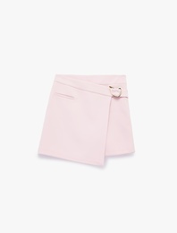 Asimetrik Kesim Cep Detaylı Metal Aksesuarlı Mini Şort Etek