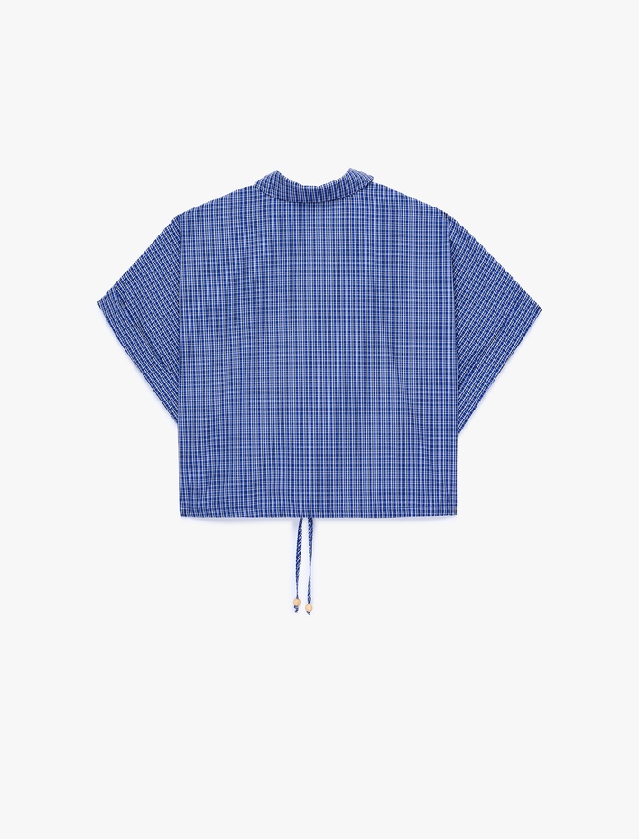  Pamuklu Düğmeli Beli Bağlama Detaylı Kısa Kollu Oversize Kareli Crop Gömlek