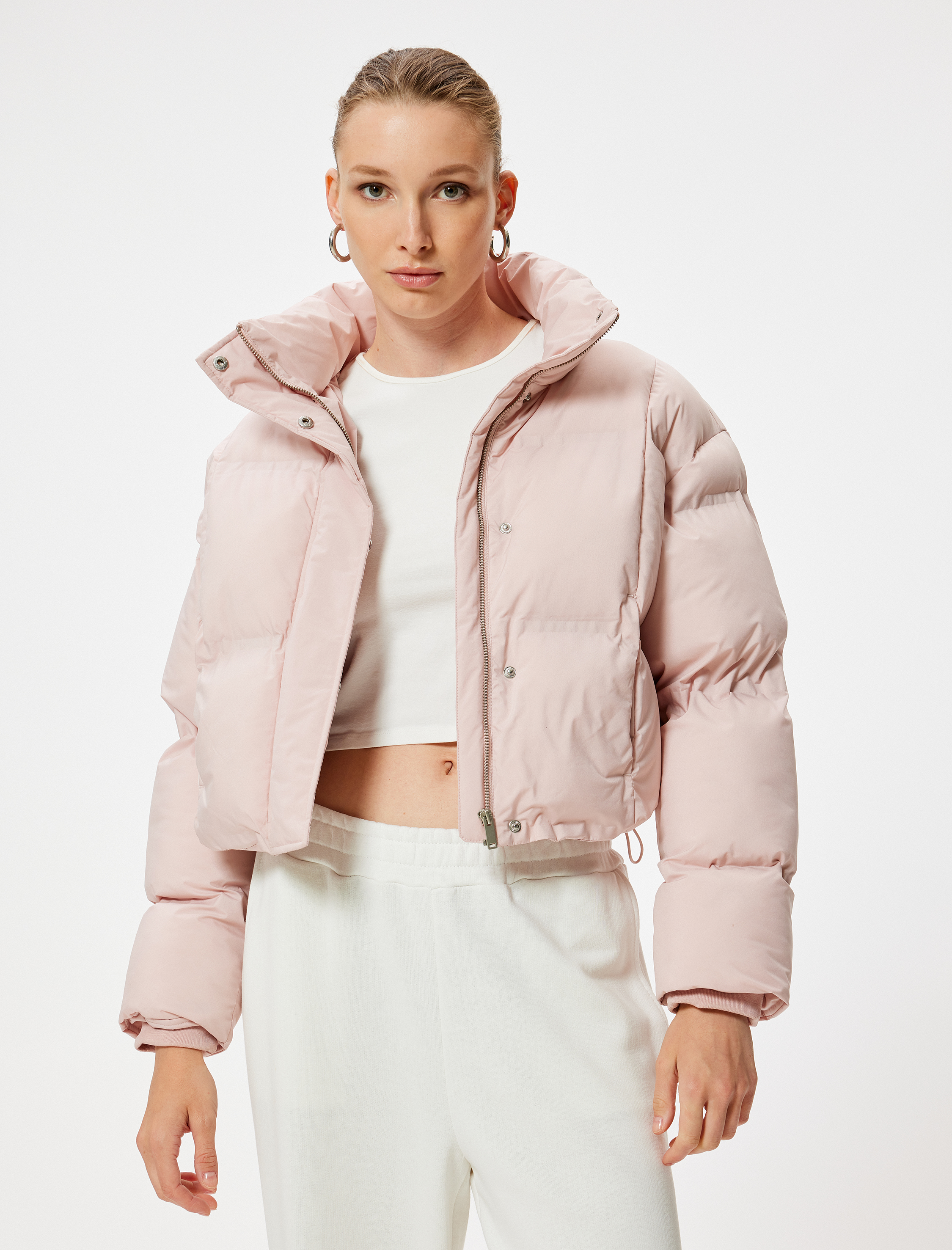   Kısa Şişme Mont Dik Yaka Fermuarlı Cepli Rahat Kalıp