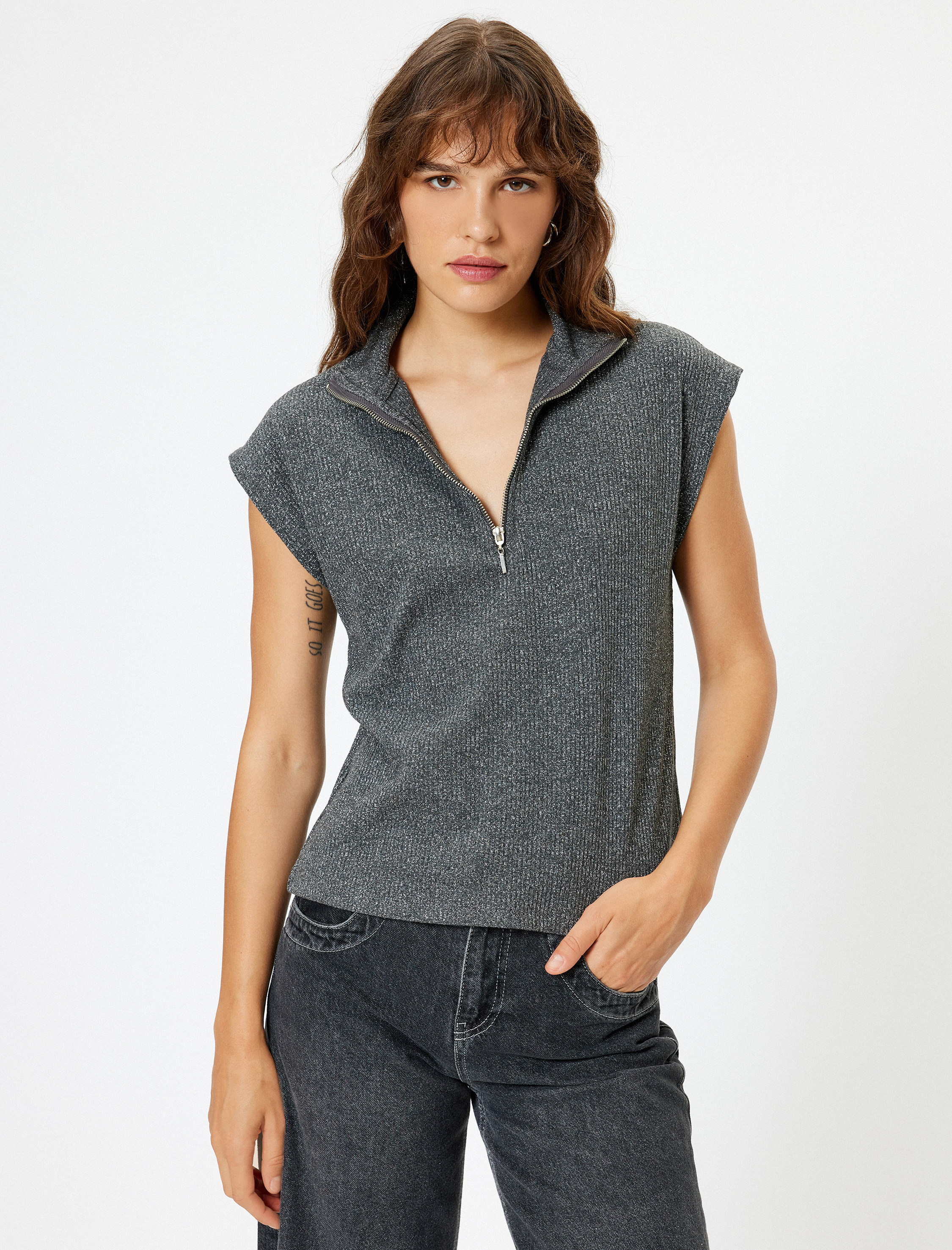   Yarım Fermuarlı Süveter Dik Yaka