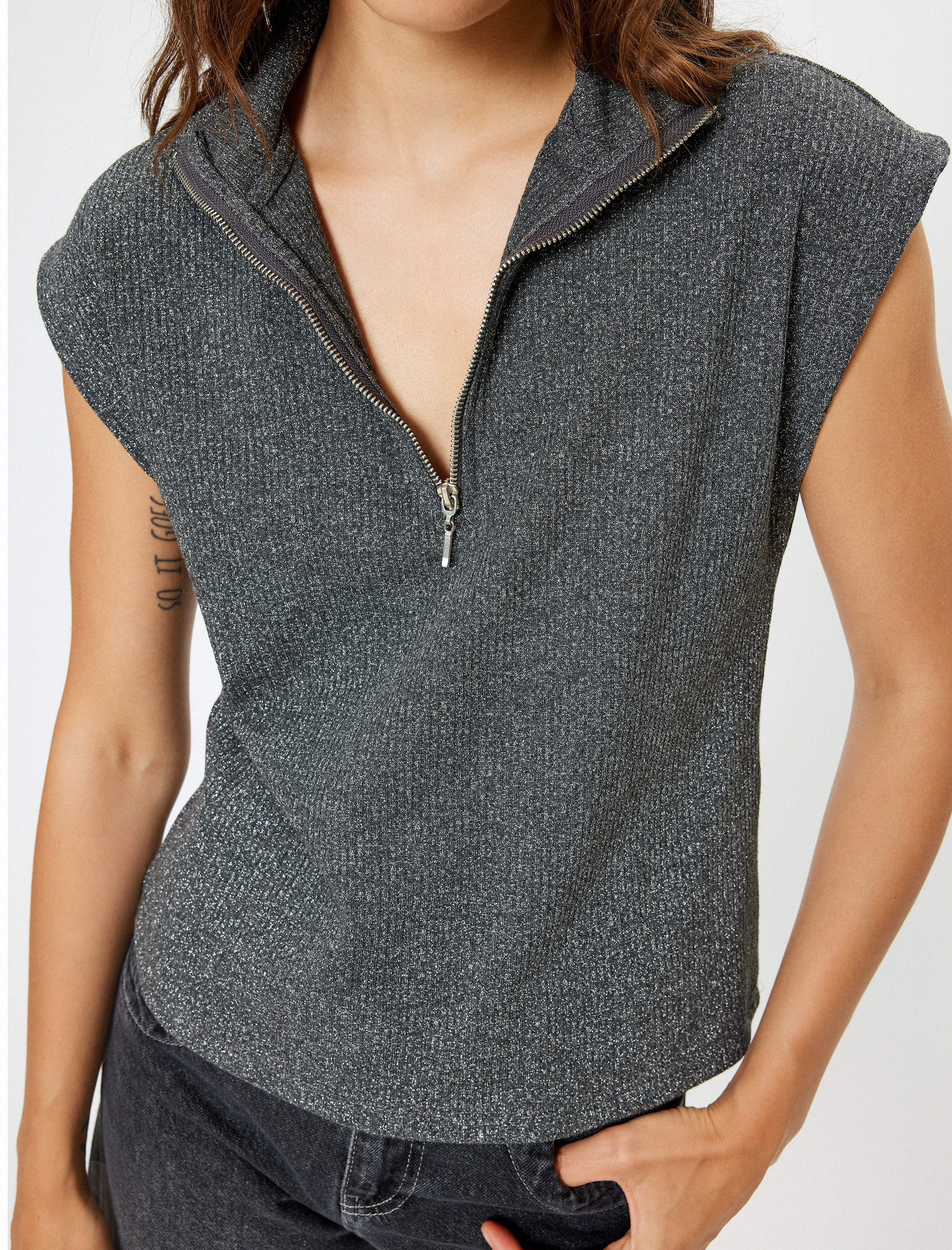   Yarım Fermuarlı Süveter Dik Yaka