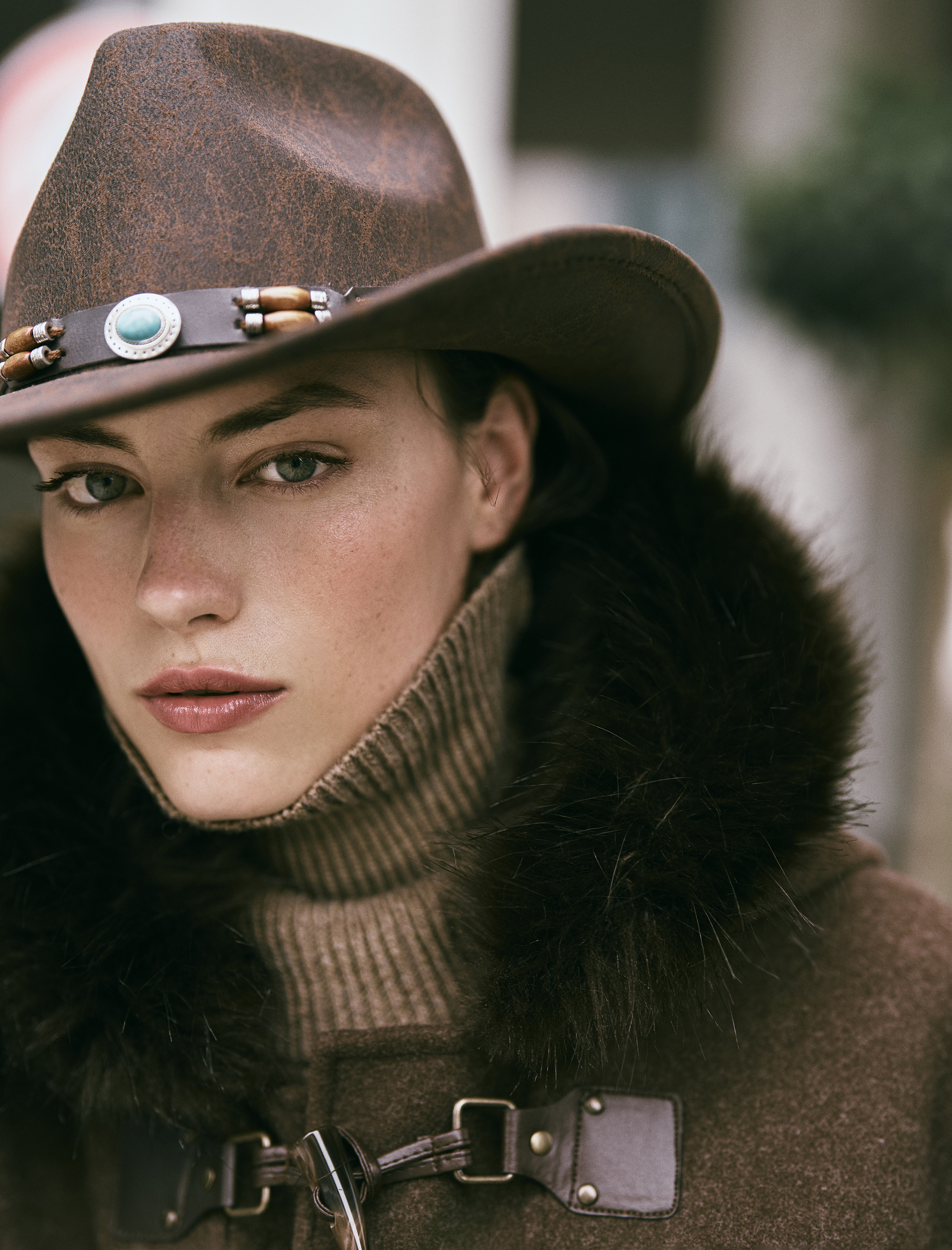  Kadın Fötr Şapka Boncuklu Bant Detaylı