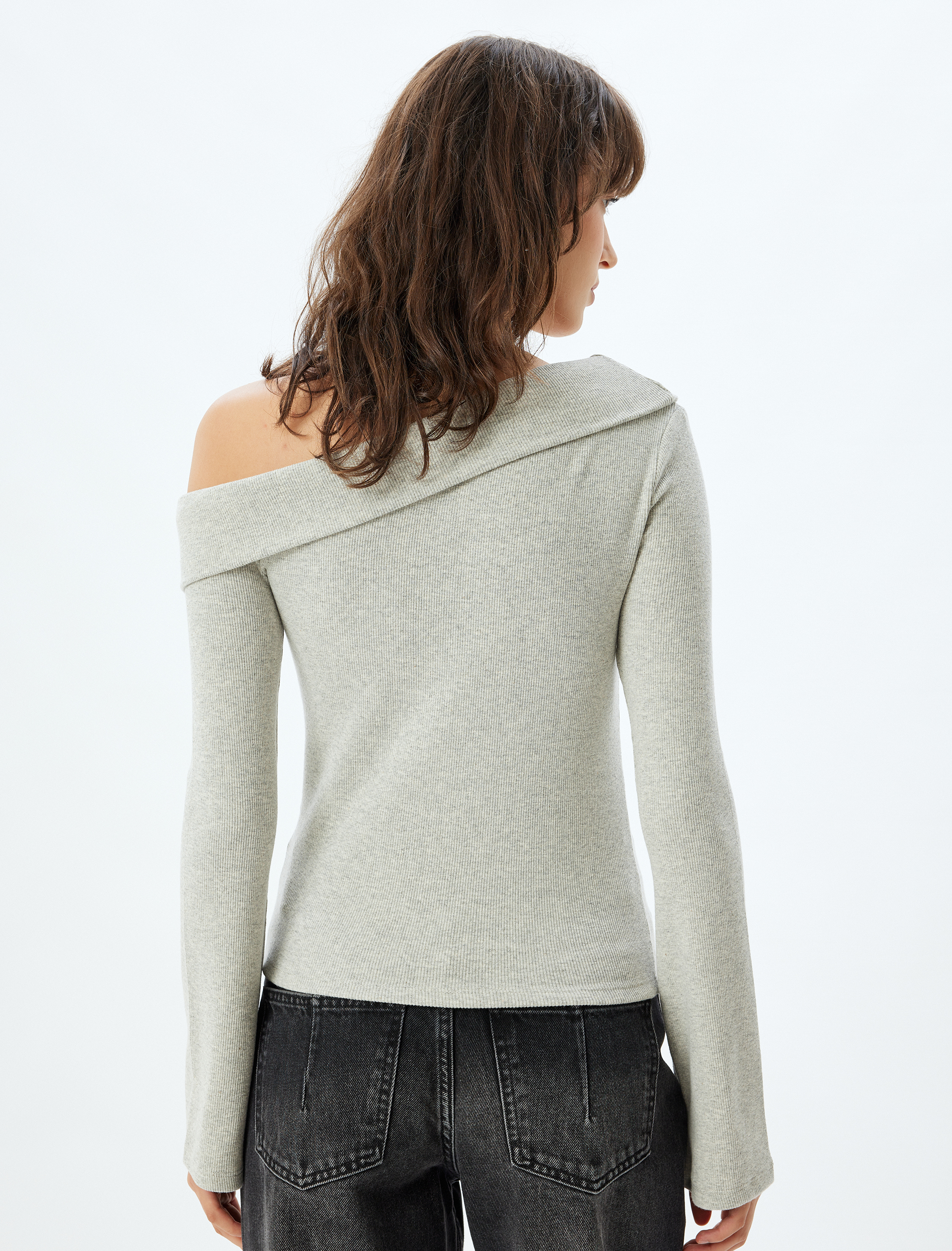   Madonna Yaka Omzu Açık Tişört Kat Detaylı Fitilli Uzun Kollu Slim Fit