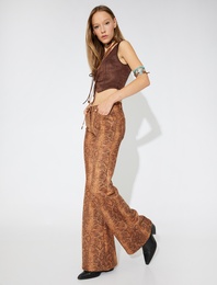 Düşük Bel Yılan Derisi Görünümlü İspanyol Paça Pantolon