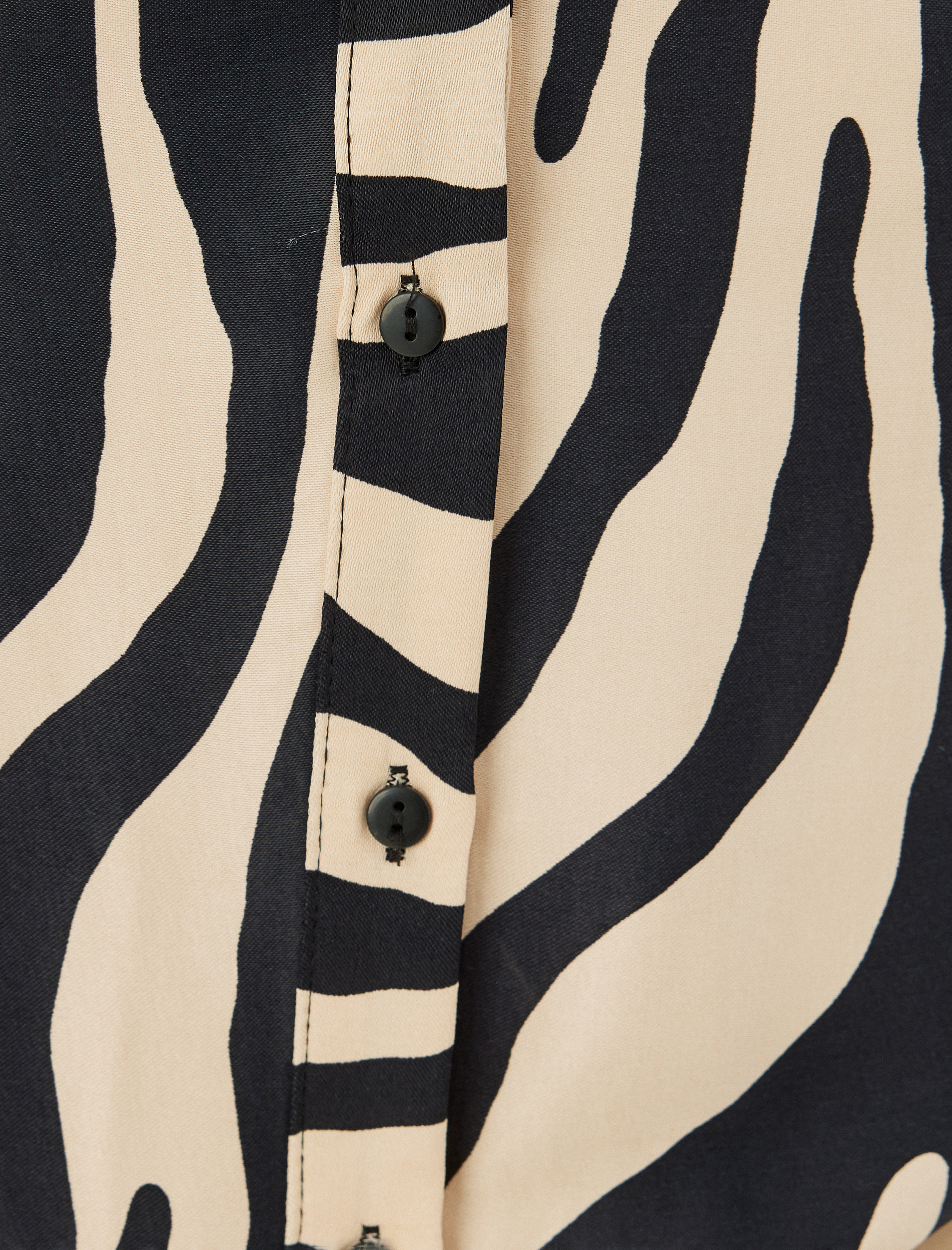   Zebra Desenli Gömlek Uzun Kollu V Yaka