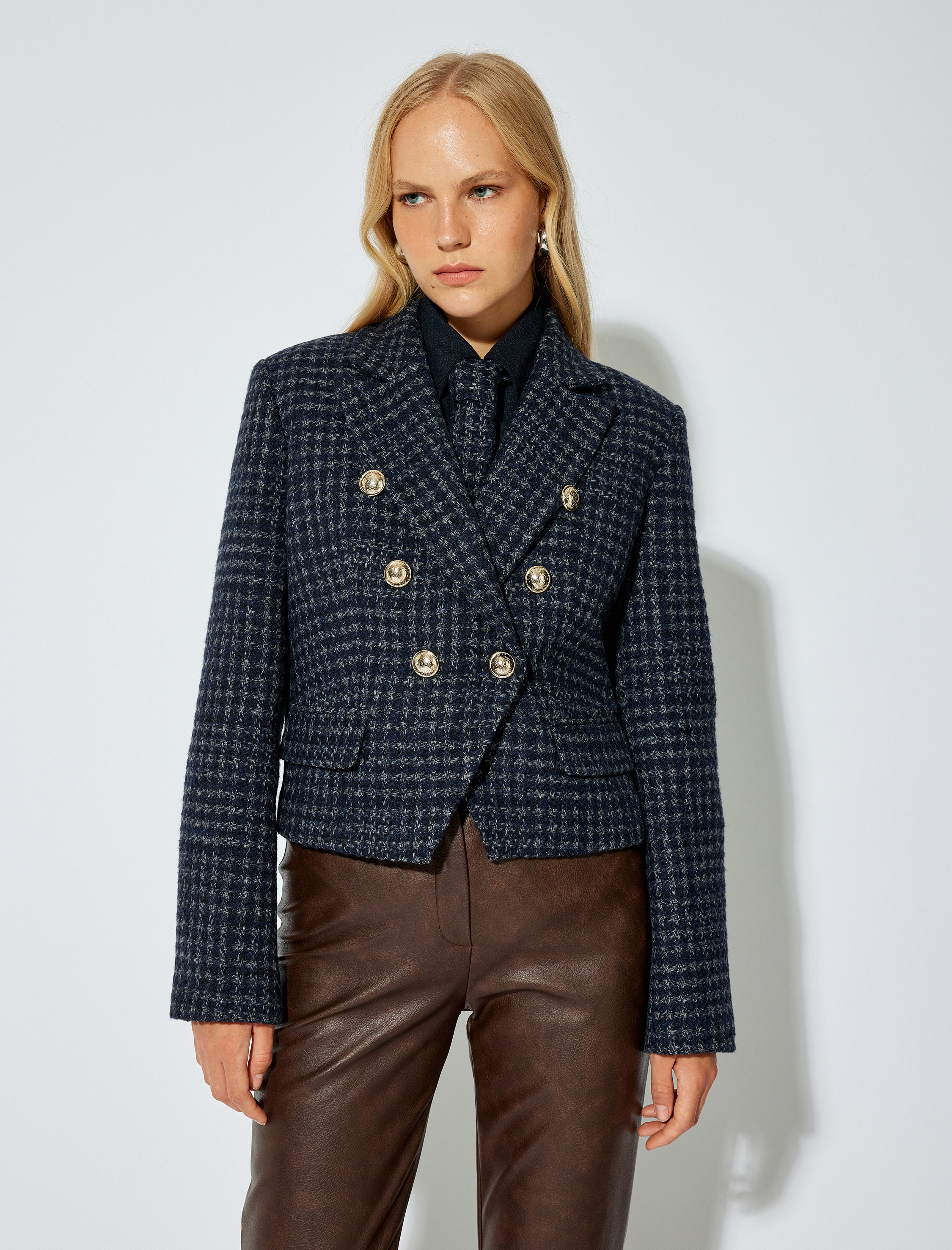   Kısa Kruvaze Tüvit Blazer Ceket Asimetrik Düğmeli Cepli