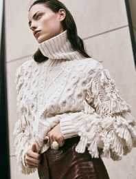 Balıkçı Yaka Kalça Boy Uzun Kollu Püsküllü Örgü Kazak