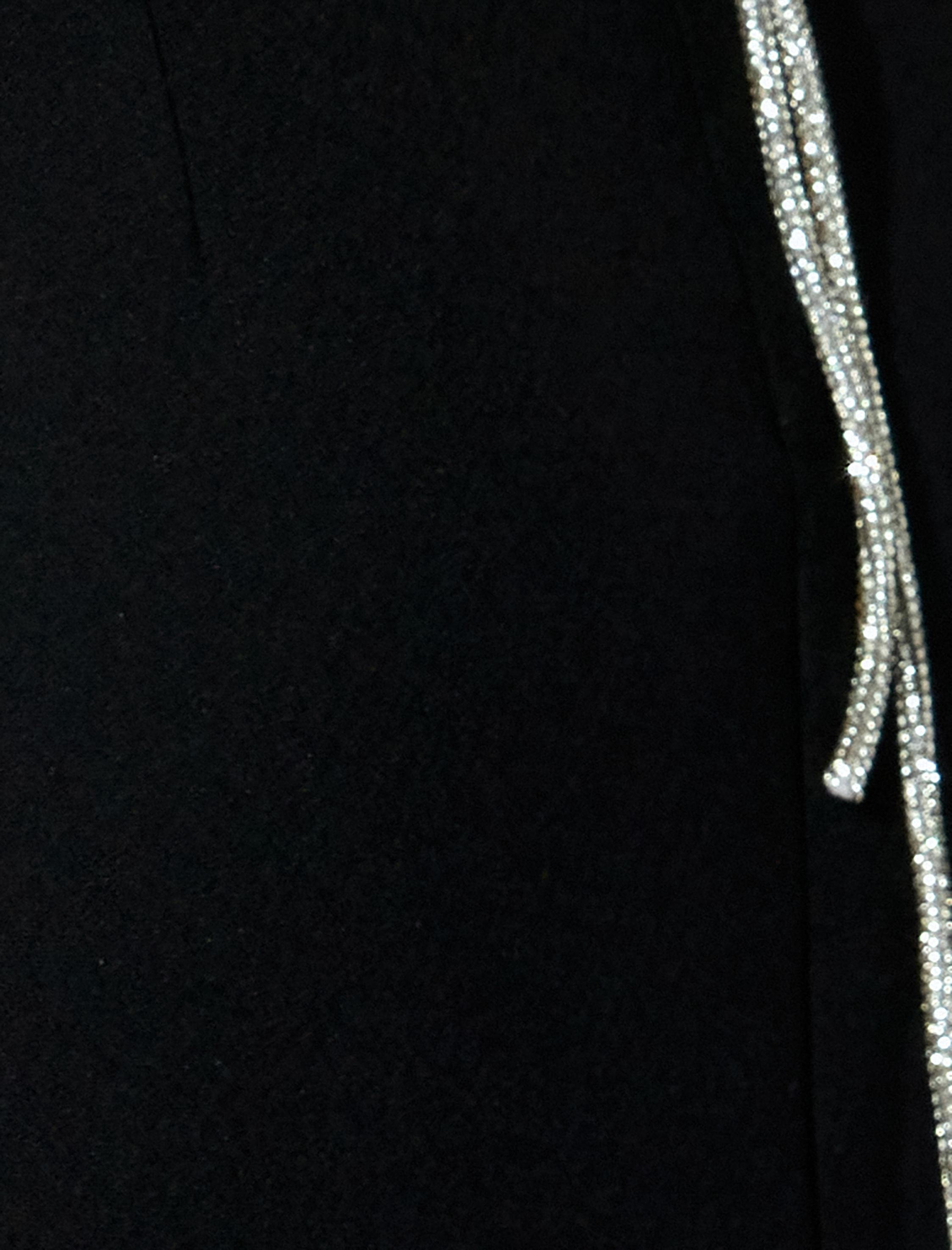   V Yaka Taşlı İp Askılı Sırtı Bağcıklı Yırtmaçlı Uzun Abiye Elbise