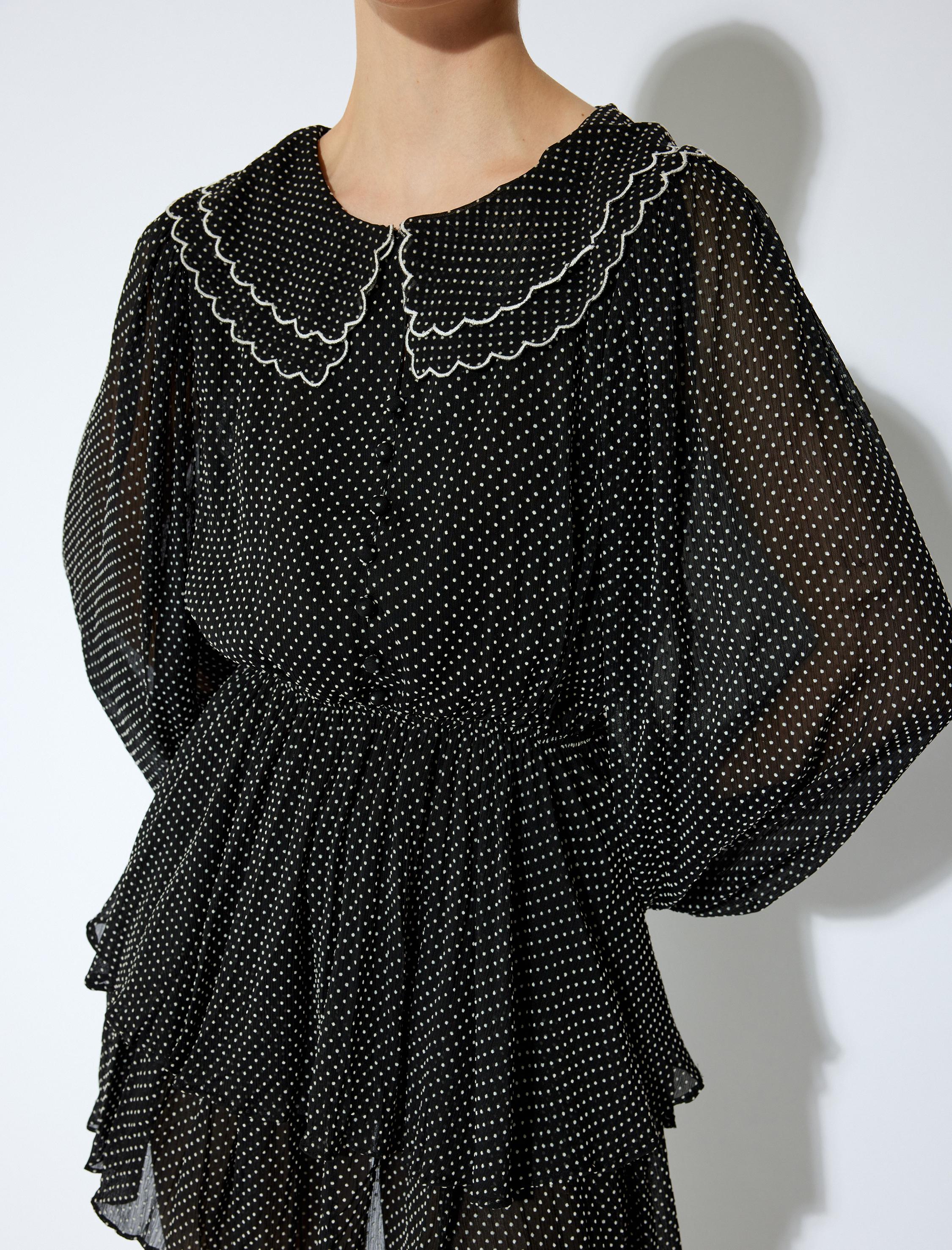   Uzun Kollu Bebe Yaka Puantiyeli Mini Elbise