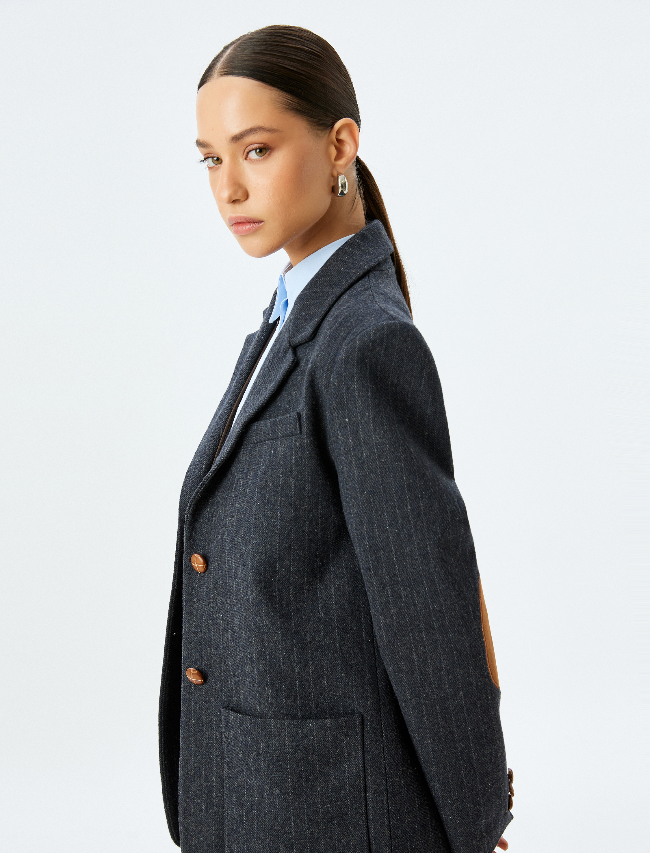   Aplike Çift Cep Detaylı Kruvaze Oversize Kaşe Blazer Ceket