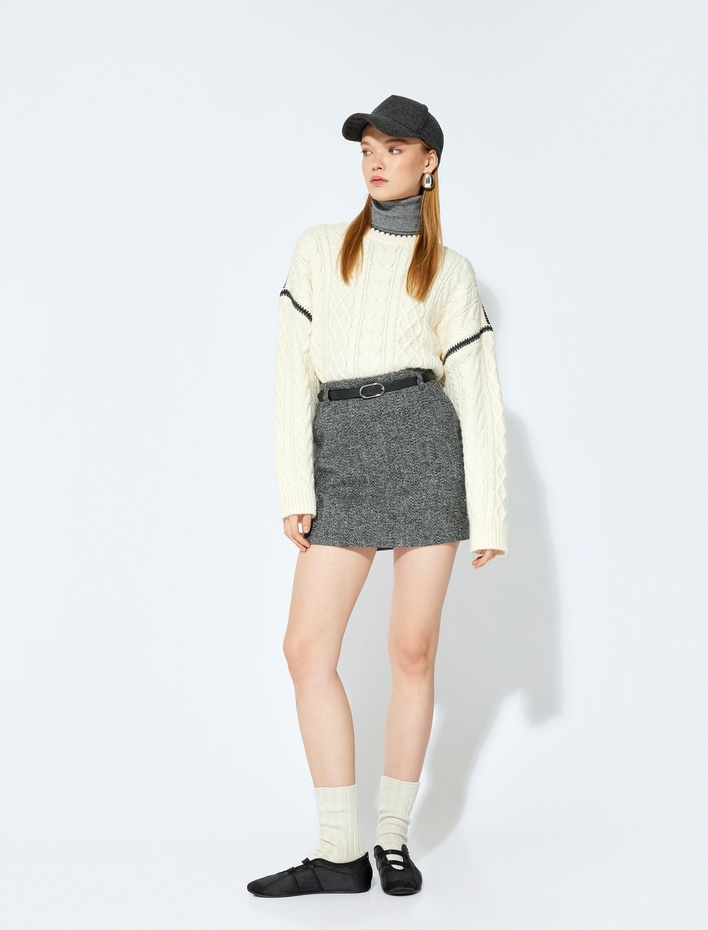  Koton X Şahika Ercümen - Yumuşak Dokulu Renk Kontrastlı Uzun Kollu Bisiklet Yaka Saç Örgü Kazak