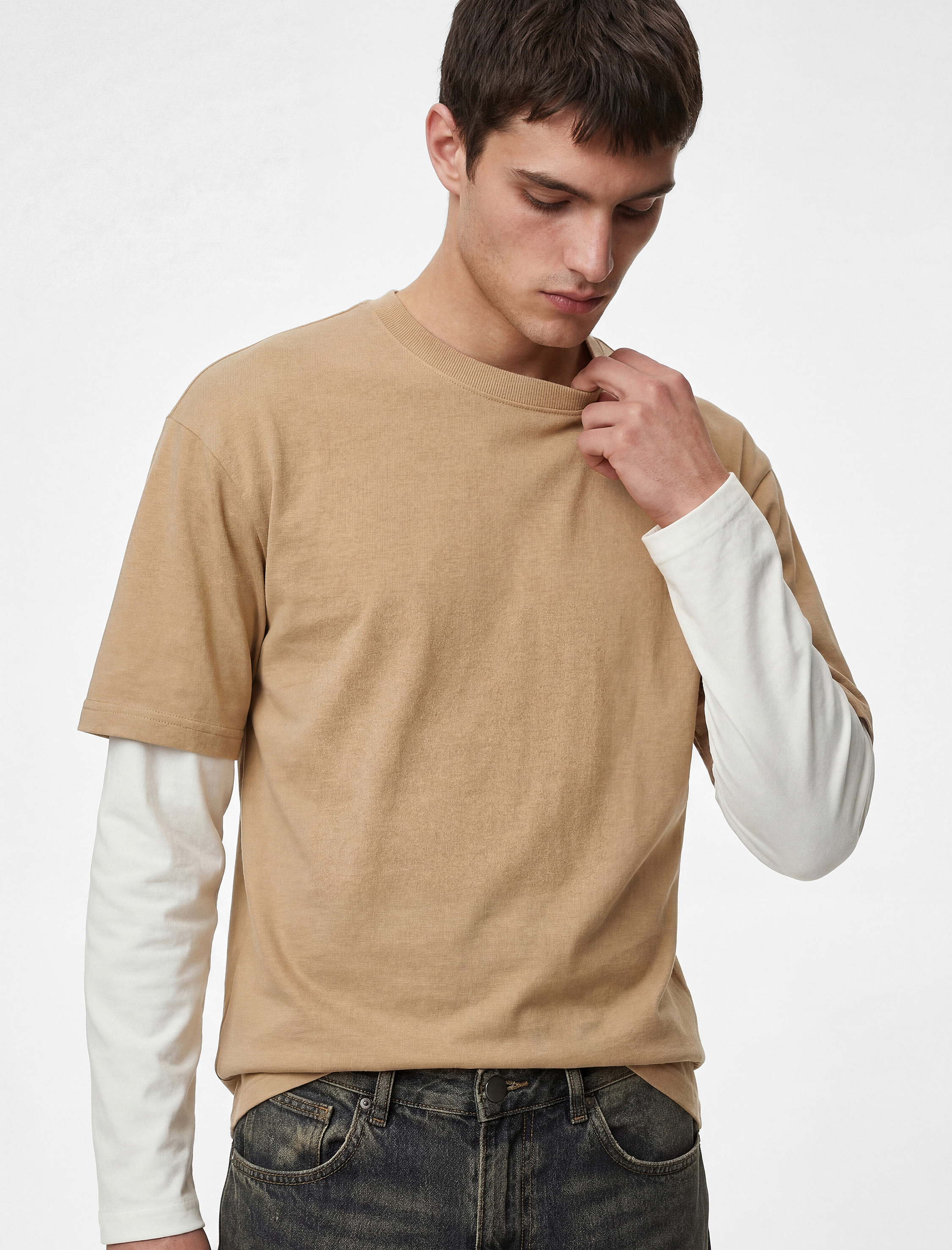   Bisiklet Yaka Rahat Kalıp Pamuklu Tok Kumaş Detaylı Uzun Çıkma Kollu Tişört