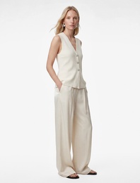 Mücevher Düğme Detaylı Peplum Kesim Triko Yelek