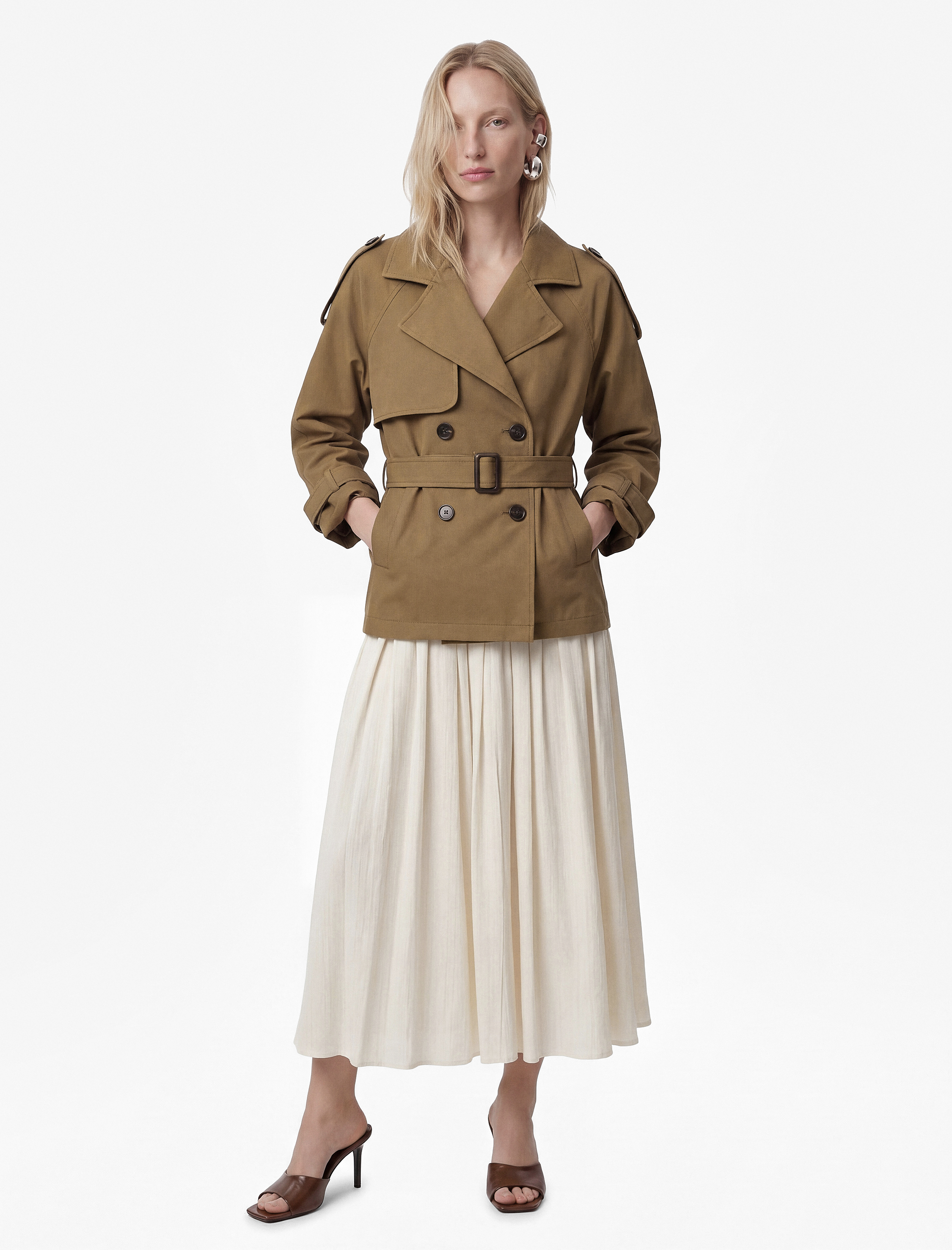   Uzun Kollu Düğmeli Cepli Kruvaze Kemerli Gabardin Kısa Trençkot