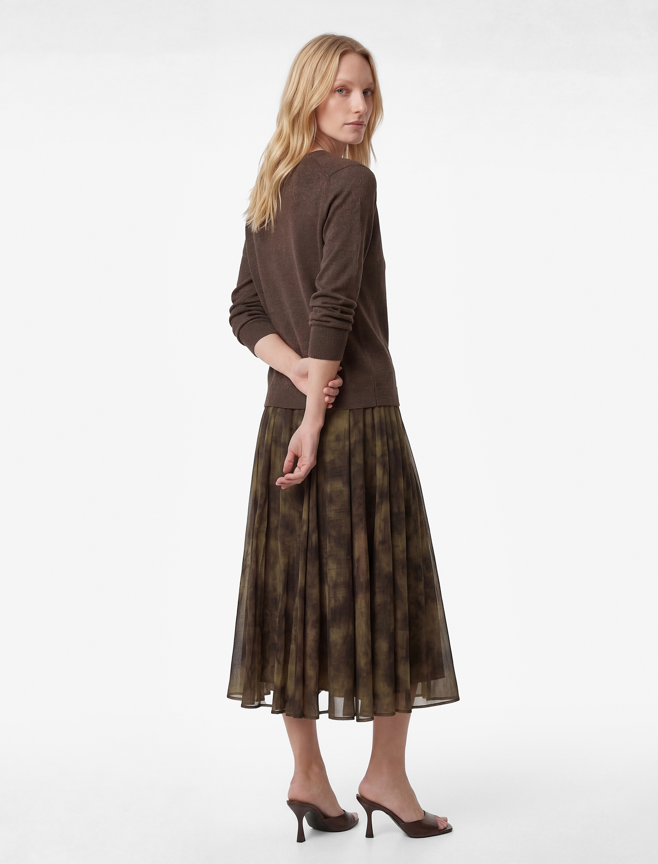   Rahat Kalıp Batik Desenli Midi Kloş Etek