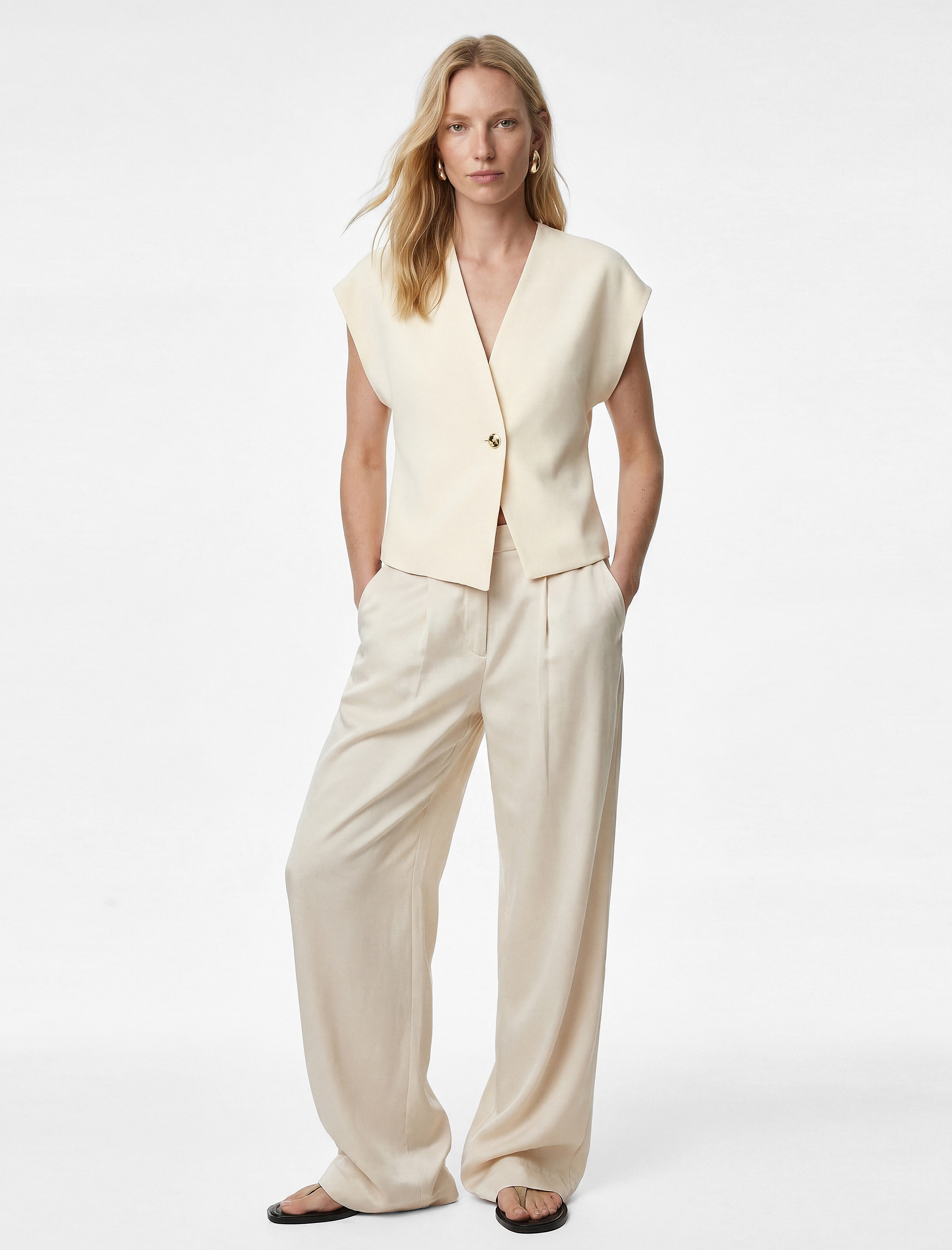   Kolsuz Metal Aksesuarlı Asimetrik Kruvaze Yaka Yelek