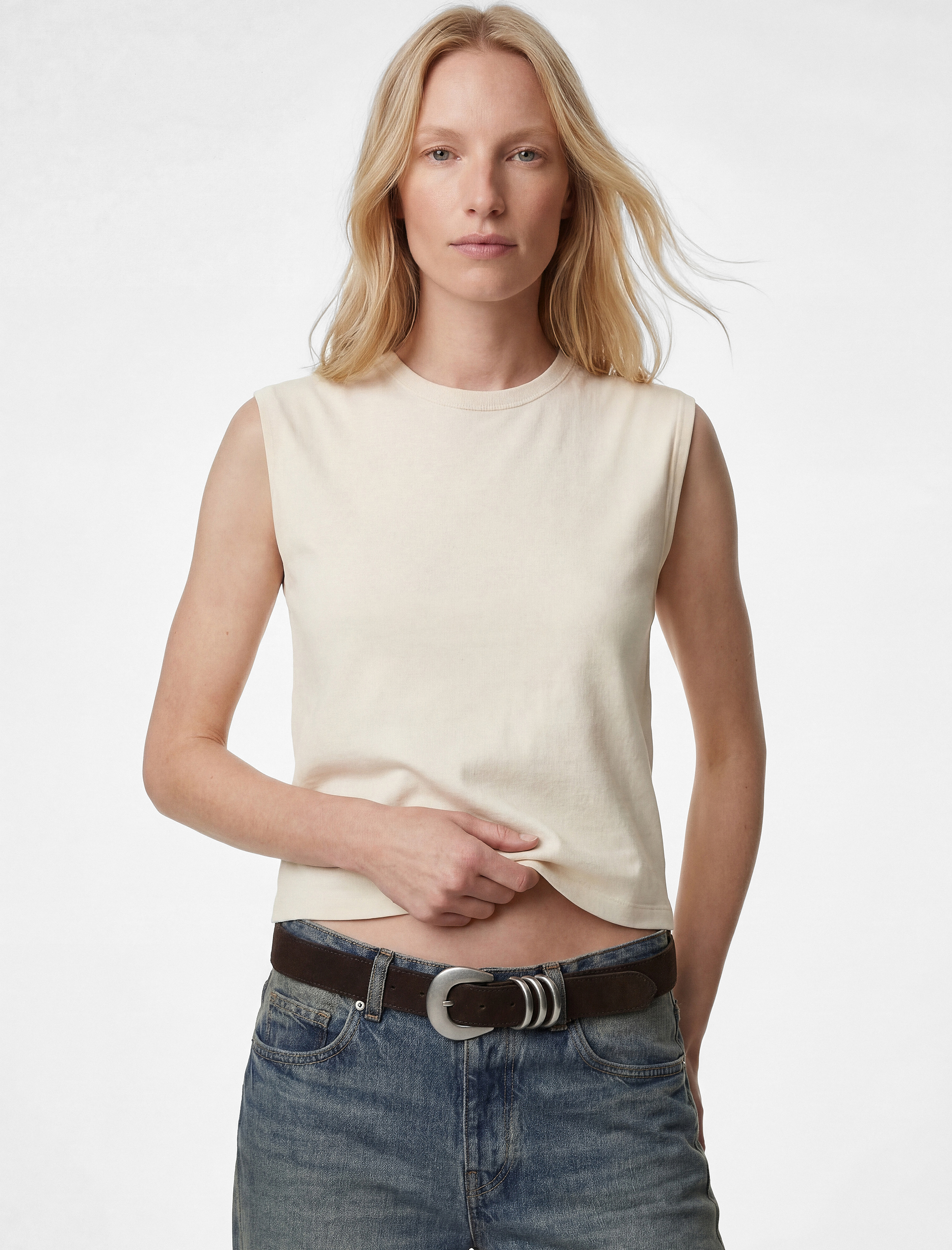   Regular Fit Pamuklu Bisiklet Yaka Kolsuz Tişört