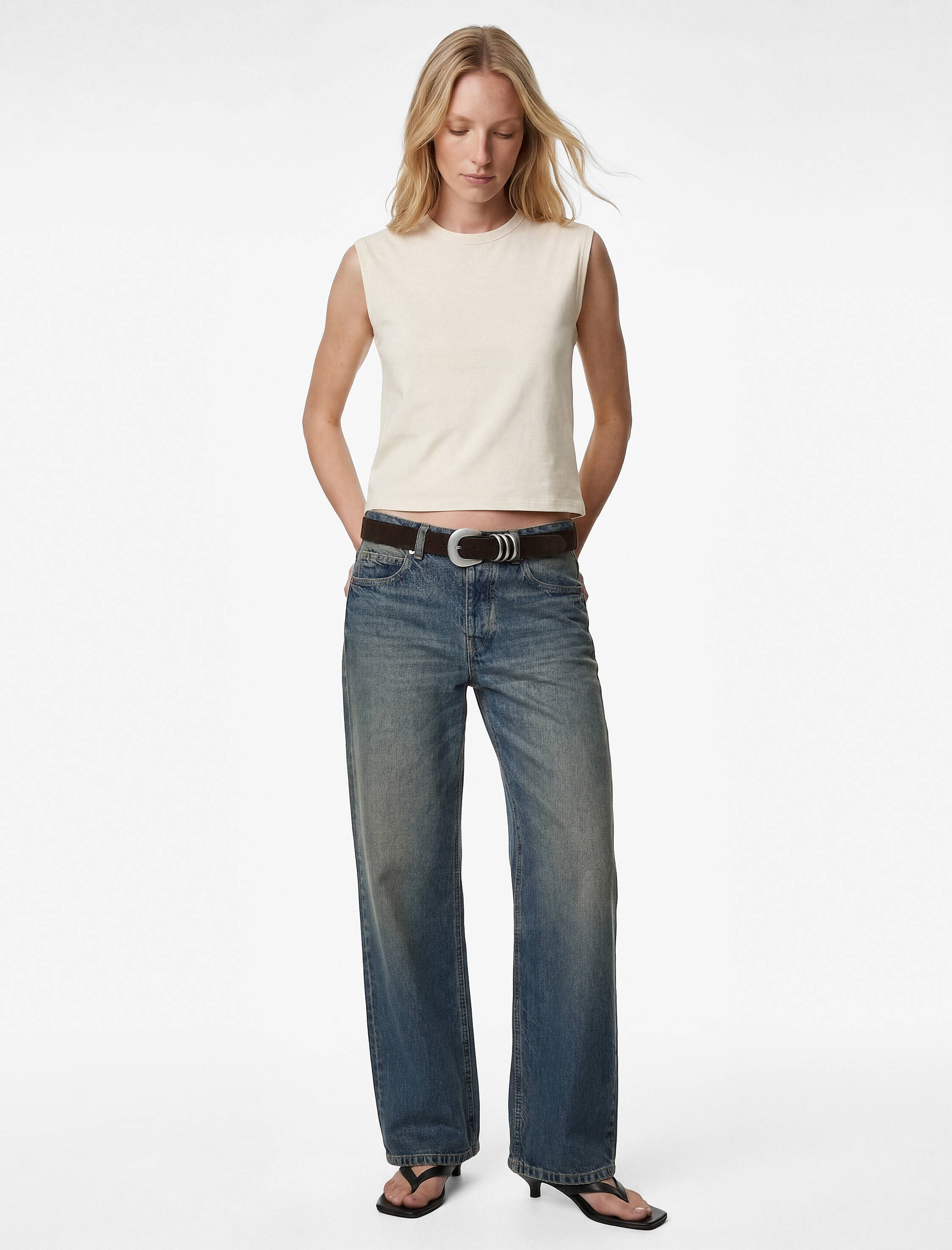   Regular Fit Pamuklu Bisiklet Yaka Kolsuz Tişört