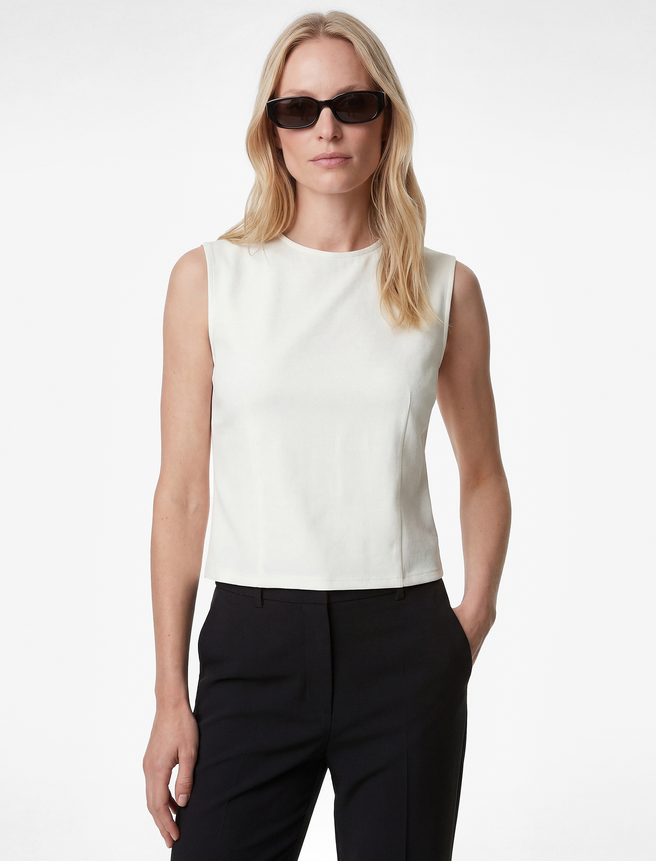   Slim Fit Pamuklu Kolsuz Bisiklet Yaka Body