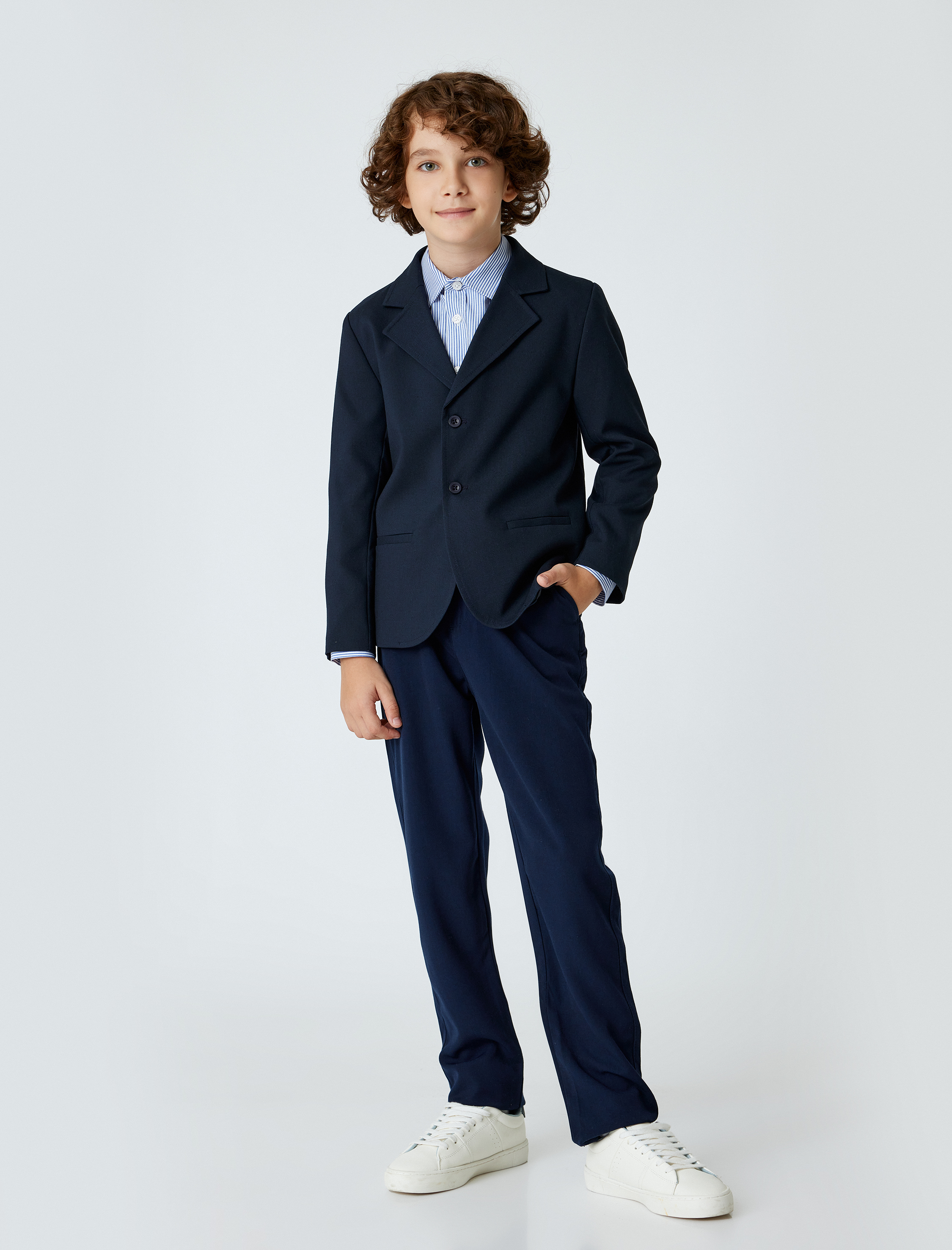  Erkek Çocuk Klasik Yaka Cep Detaylı Uzun Kollu Düğmeli Blazer Okul Ceketi