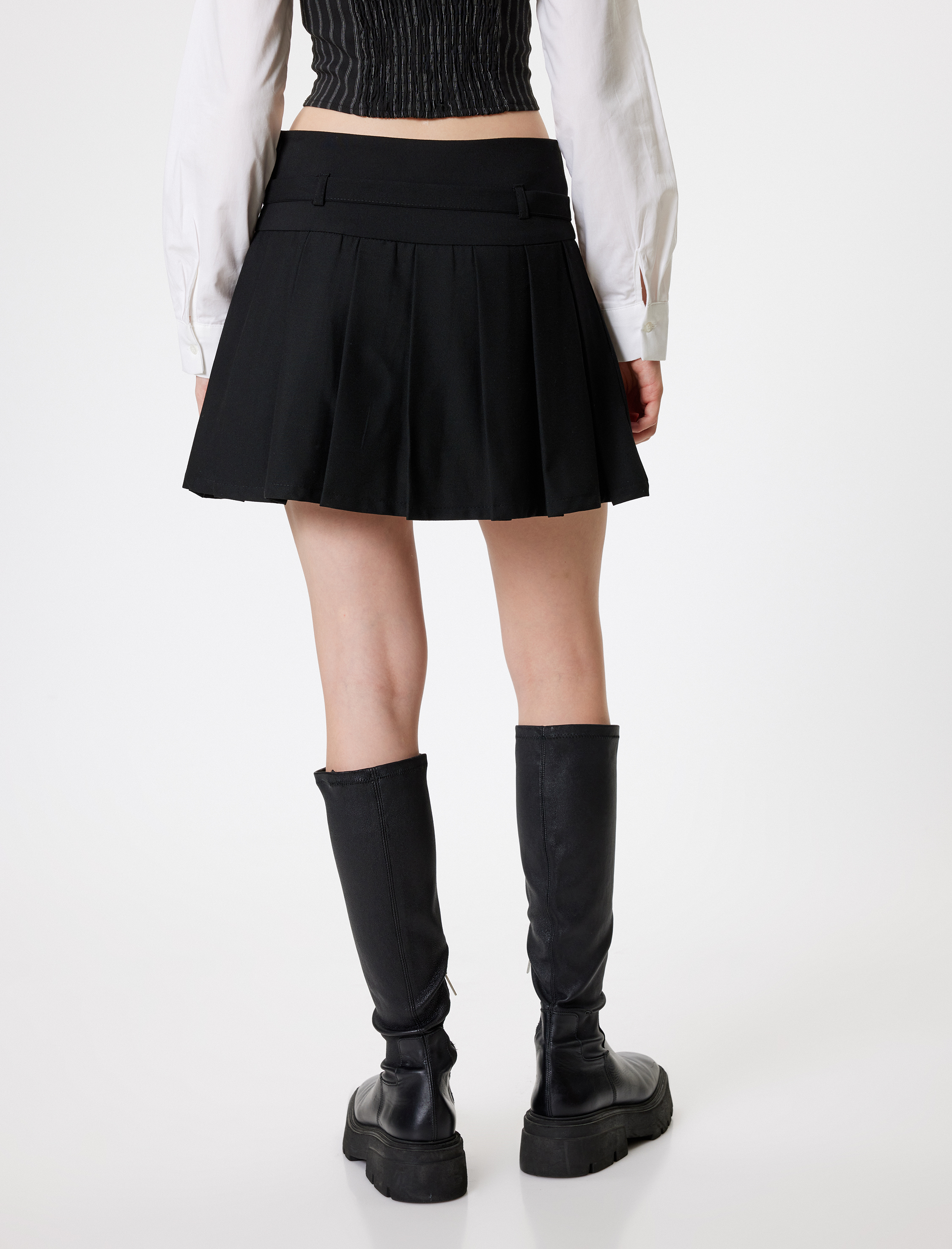   Mini Pileli Etek Kemer Detaylı Standart Bel Slim Fit