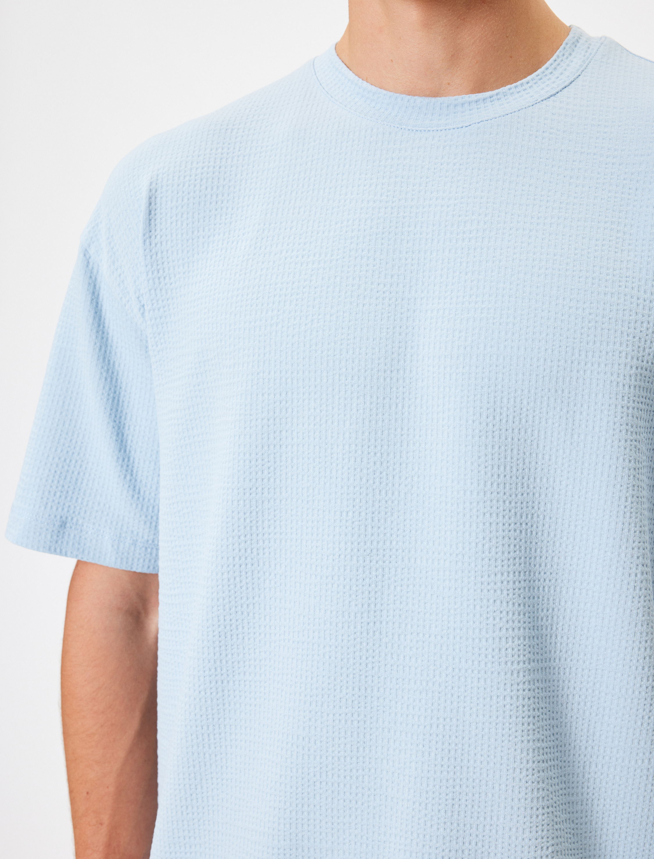   Dokulu Pamuklu Kısa Kollu Bisiklet Yaka Oversize Tişört