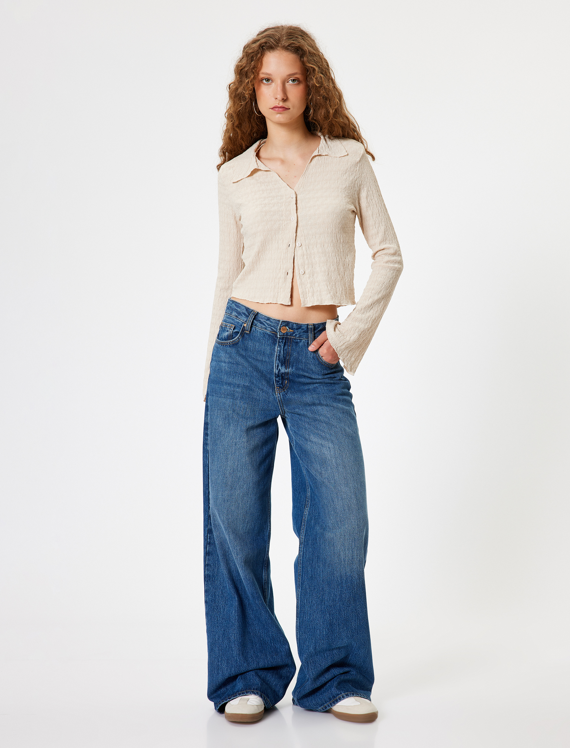   Uzun Kollu Dokulu Düğmeli Gömlek Yaka Tişört Bürümcük