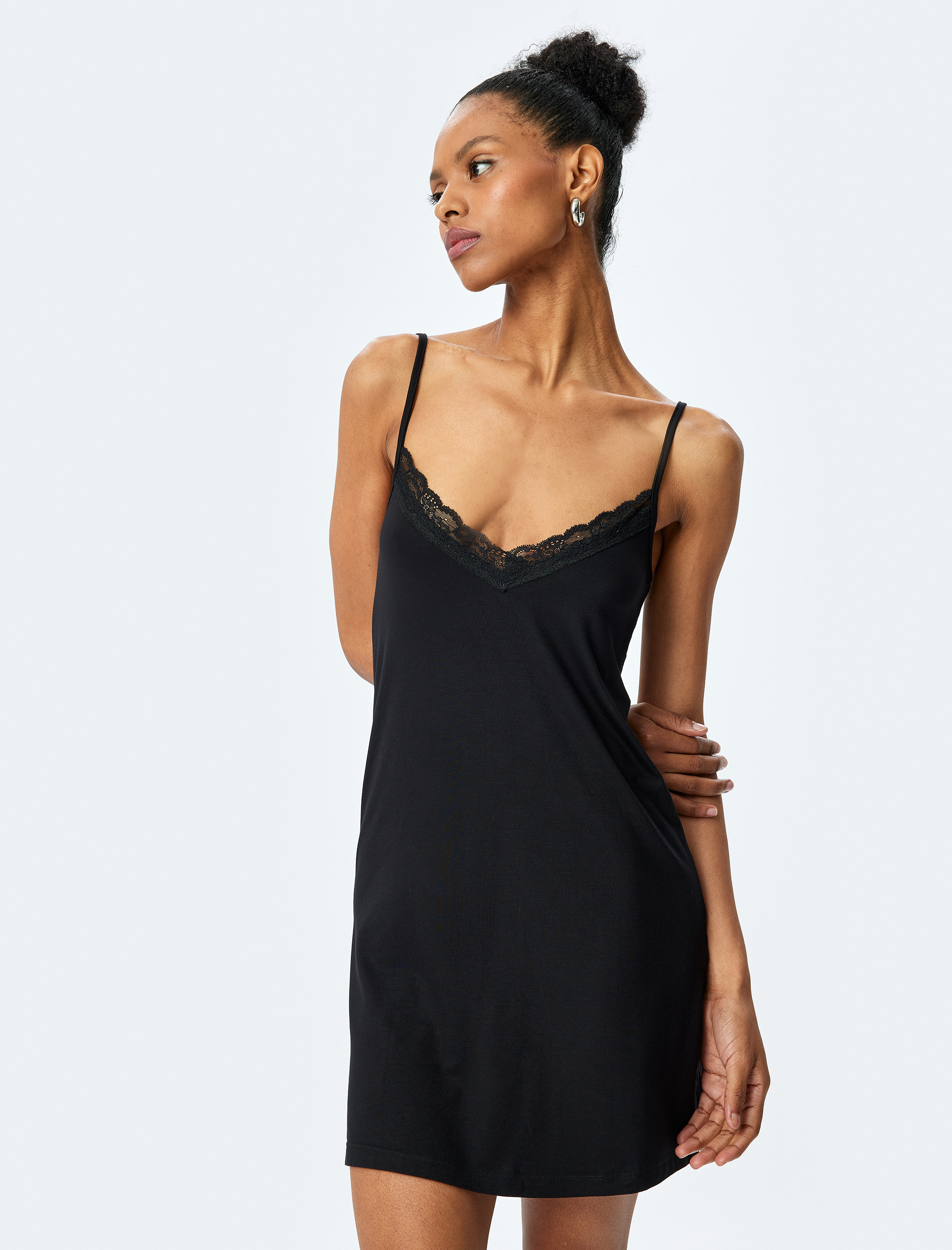   Mini Askılı Gecelik Dantel Detaylı V Yaka Viskon Kumaş