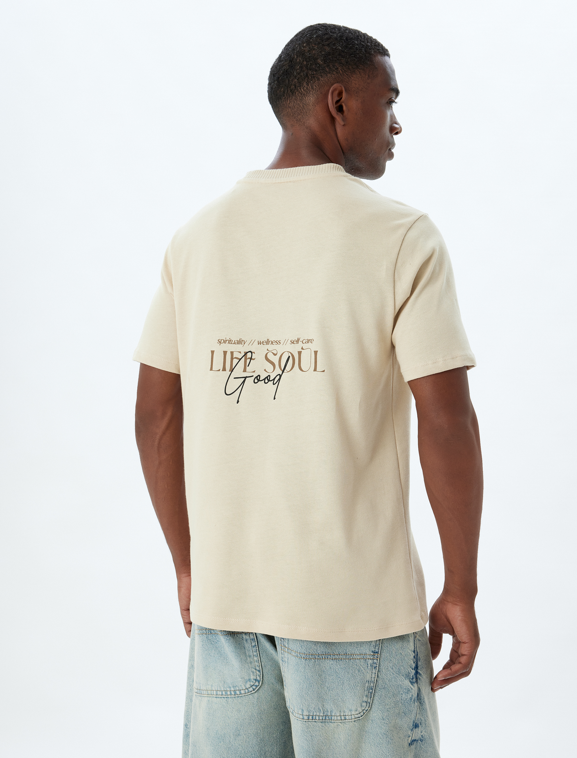   Bisiklet Yaka Pamuklu Regular Fit Slogan İşlemeli Kısa Kollu Tişört