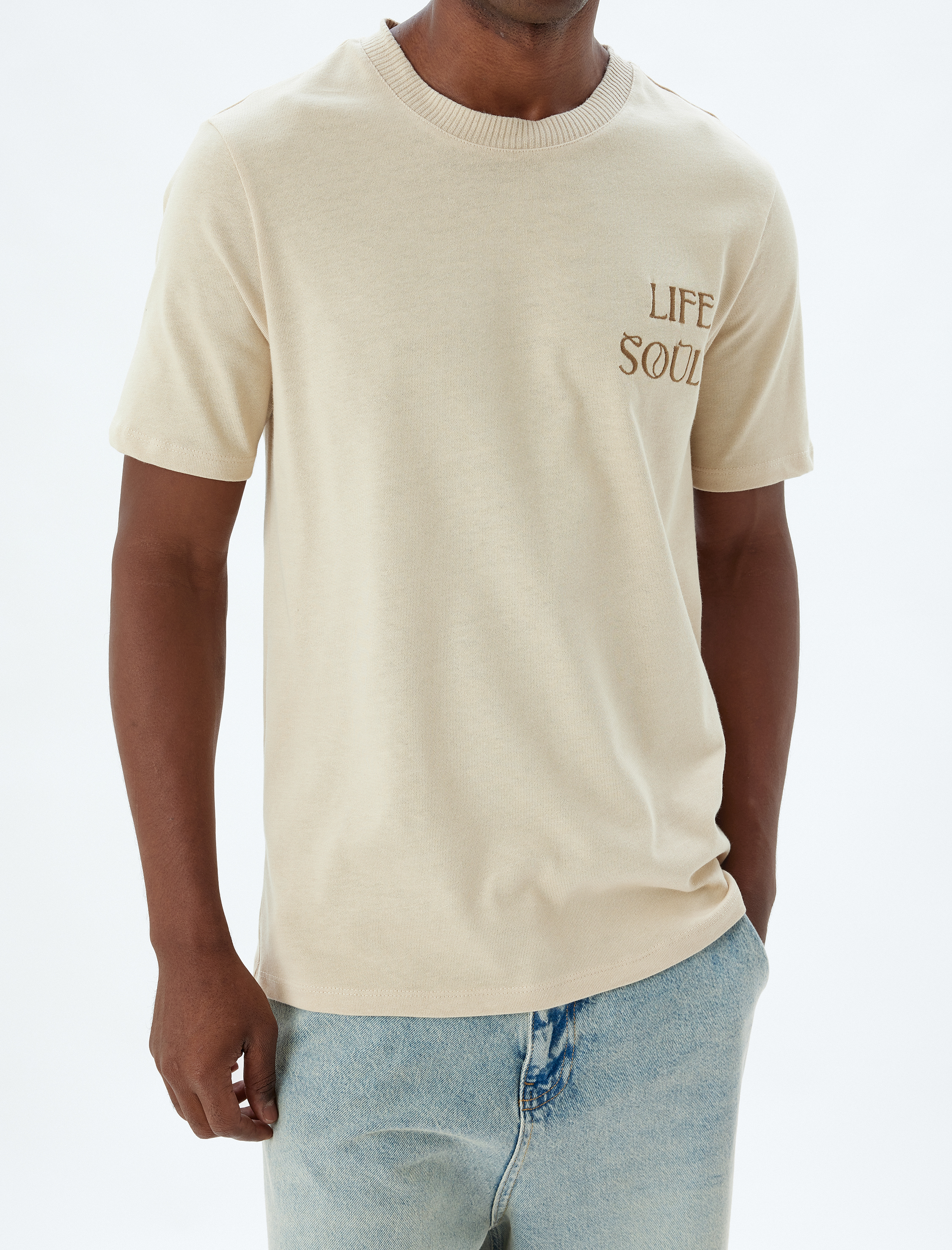   Bisiklet Yaka Pamuklu Regular Fit Slogan İşlemeli Kısa Kollu Tişört