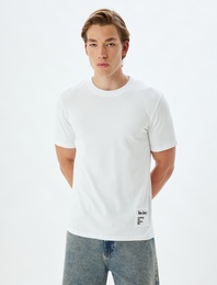 Baskılı Aplike Detaylı Pamuklu Kısa Kollu Bisiklet Yaka Tişört