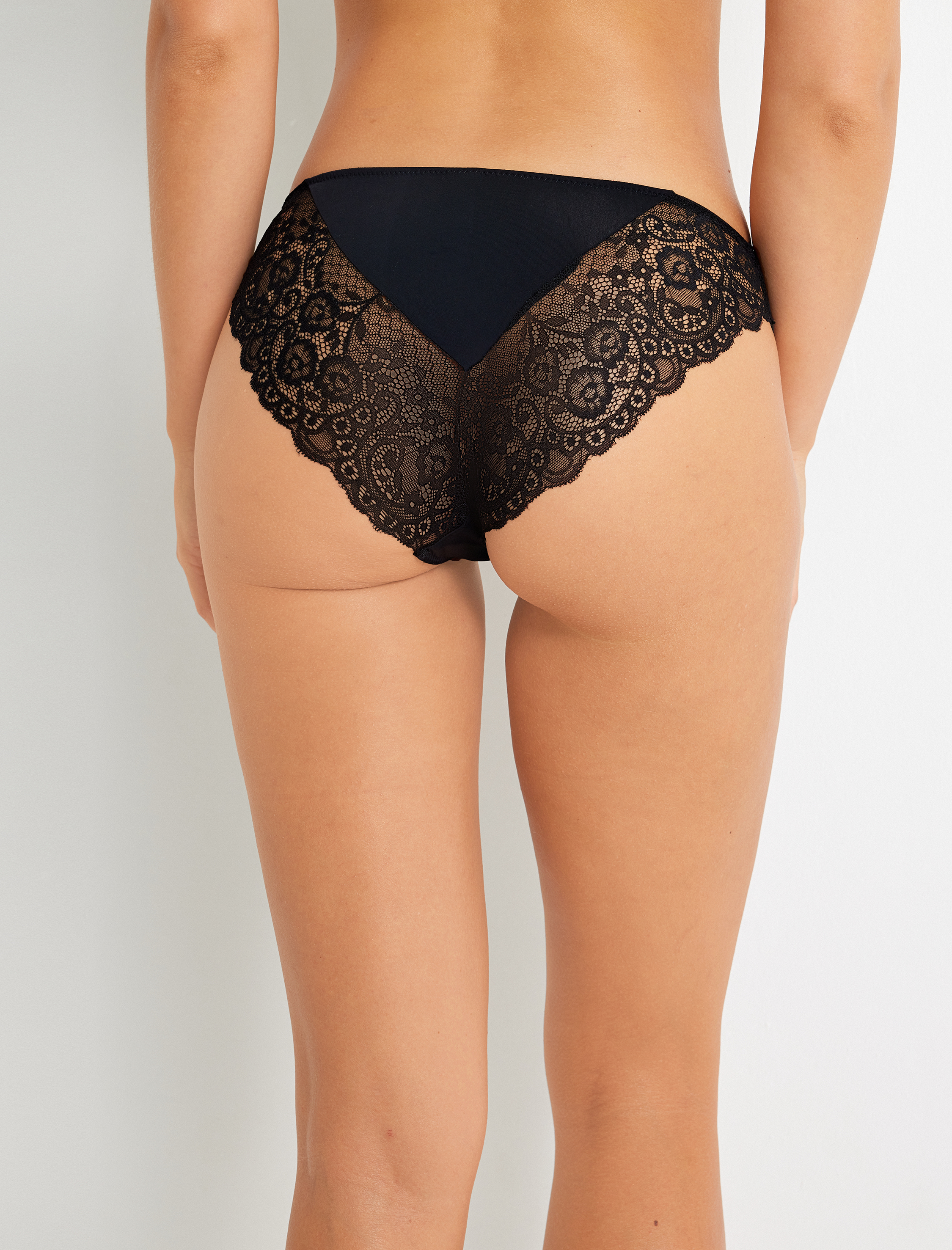   Arkası Dantel Detaylı Brazilian Külot