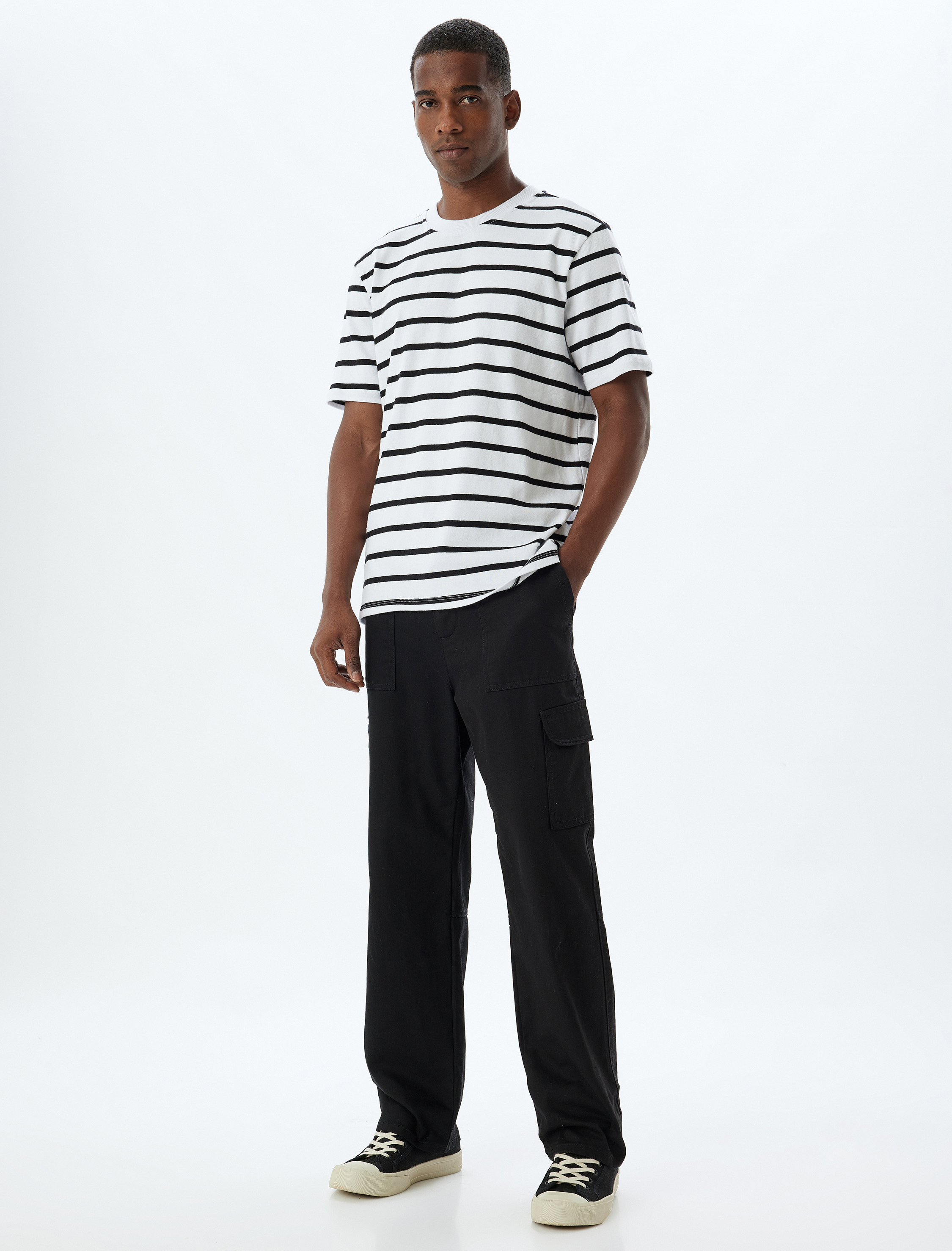   Bisiklet Yaka Pamuklu Kısa Kollu Tişört