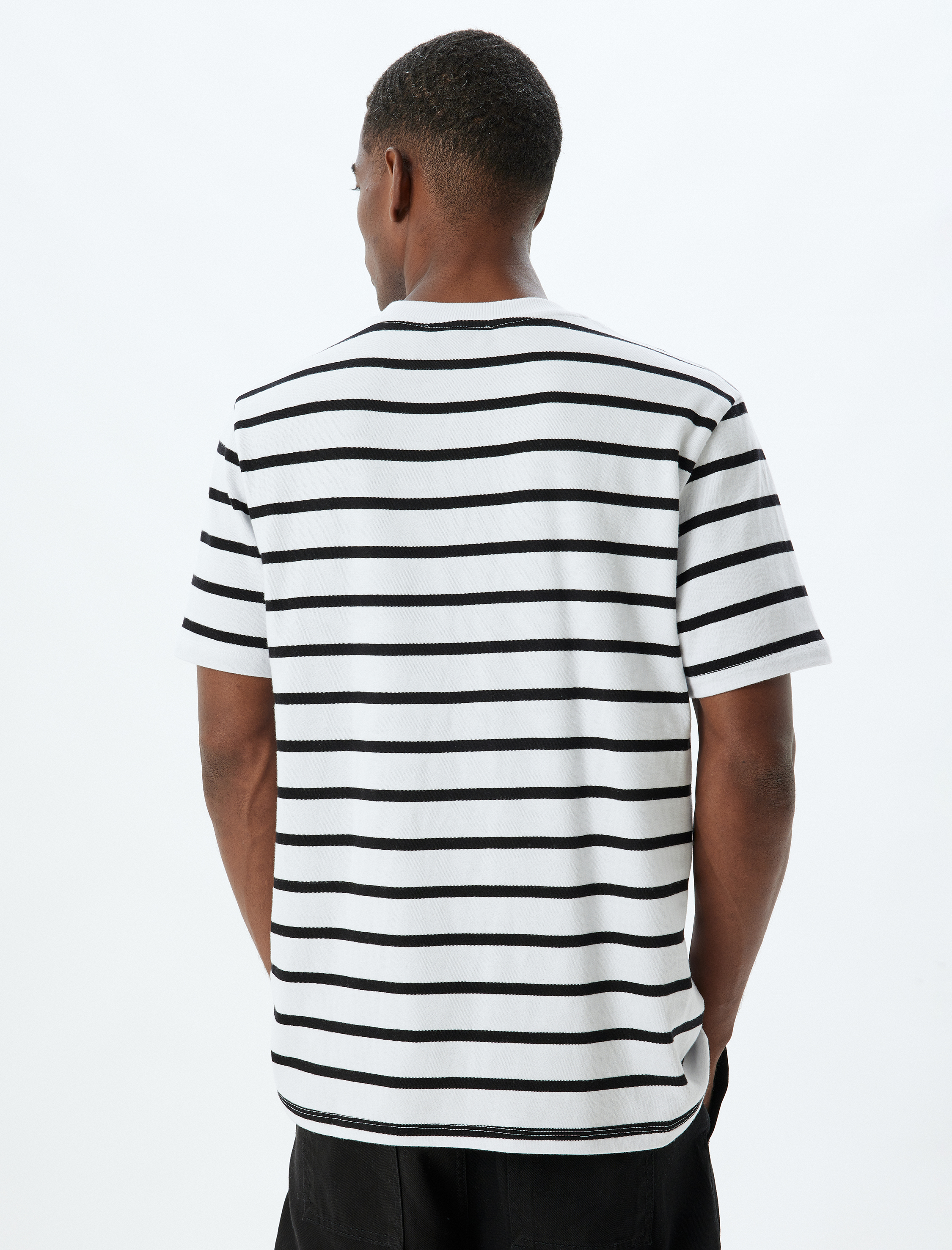   Bisiklet Yaka Pamuklu Kısa Kollu Tişört