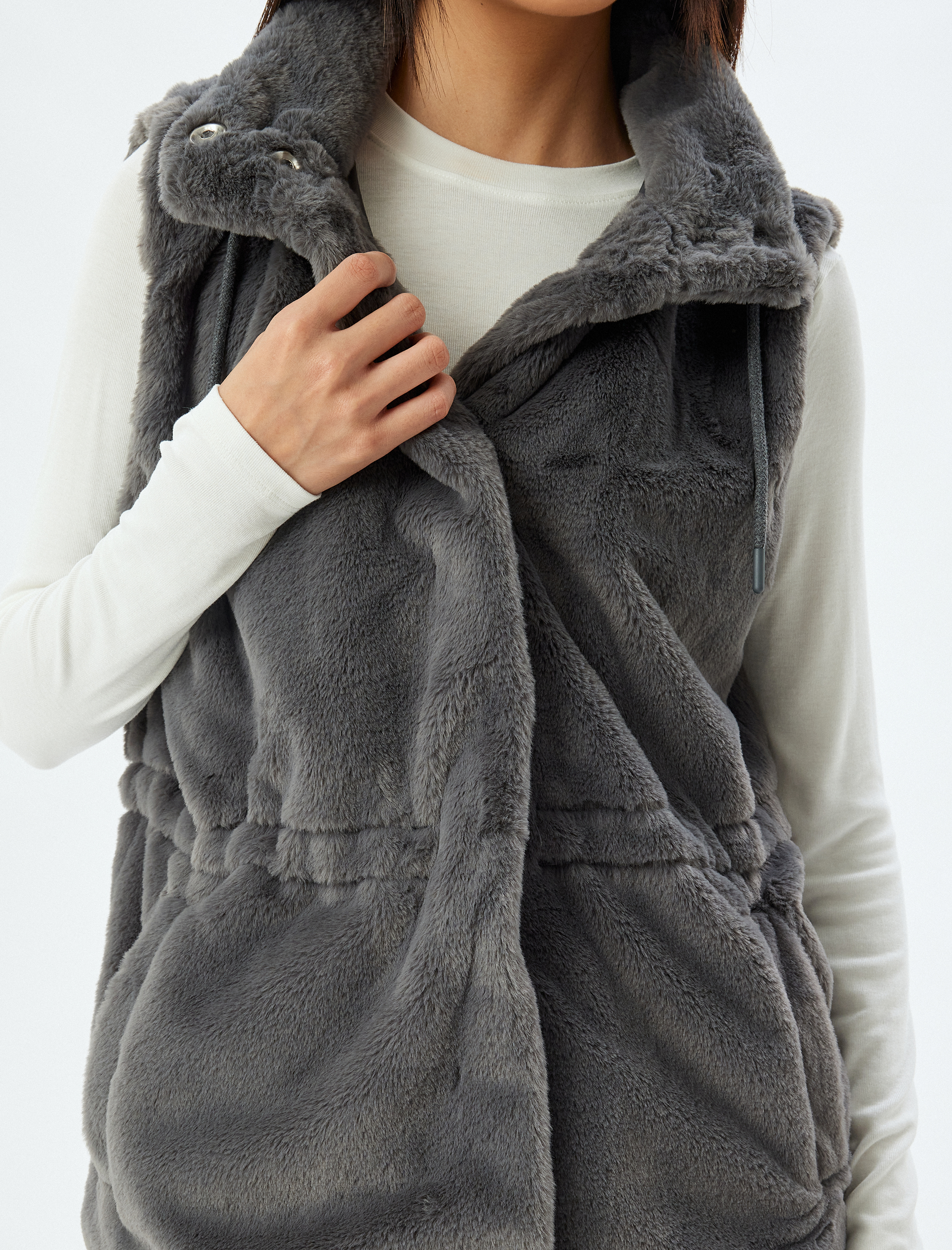   Kapüşonlu Çıtçıt Düğmeli Suni Kürk Yelek