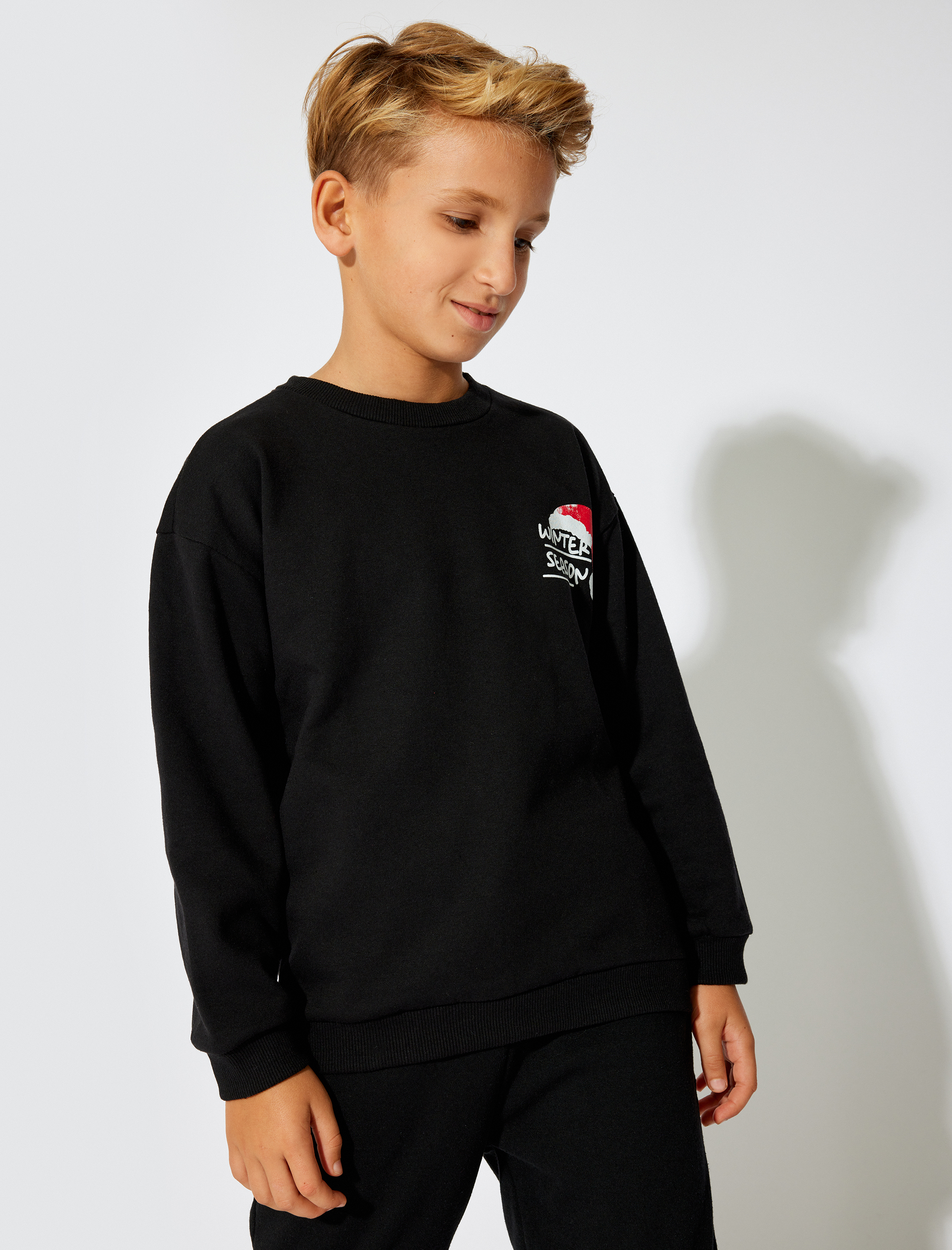  Erkek Çocuk Sweatshirt Yılbaşı Temalı Baskı Detaylı Uzun Kollu Bisiklet Yaka Şardonlu