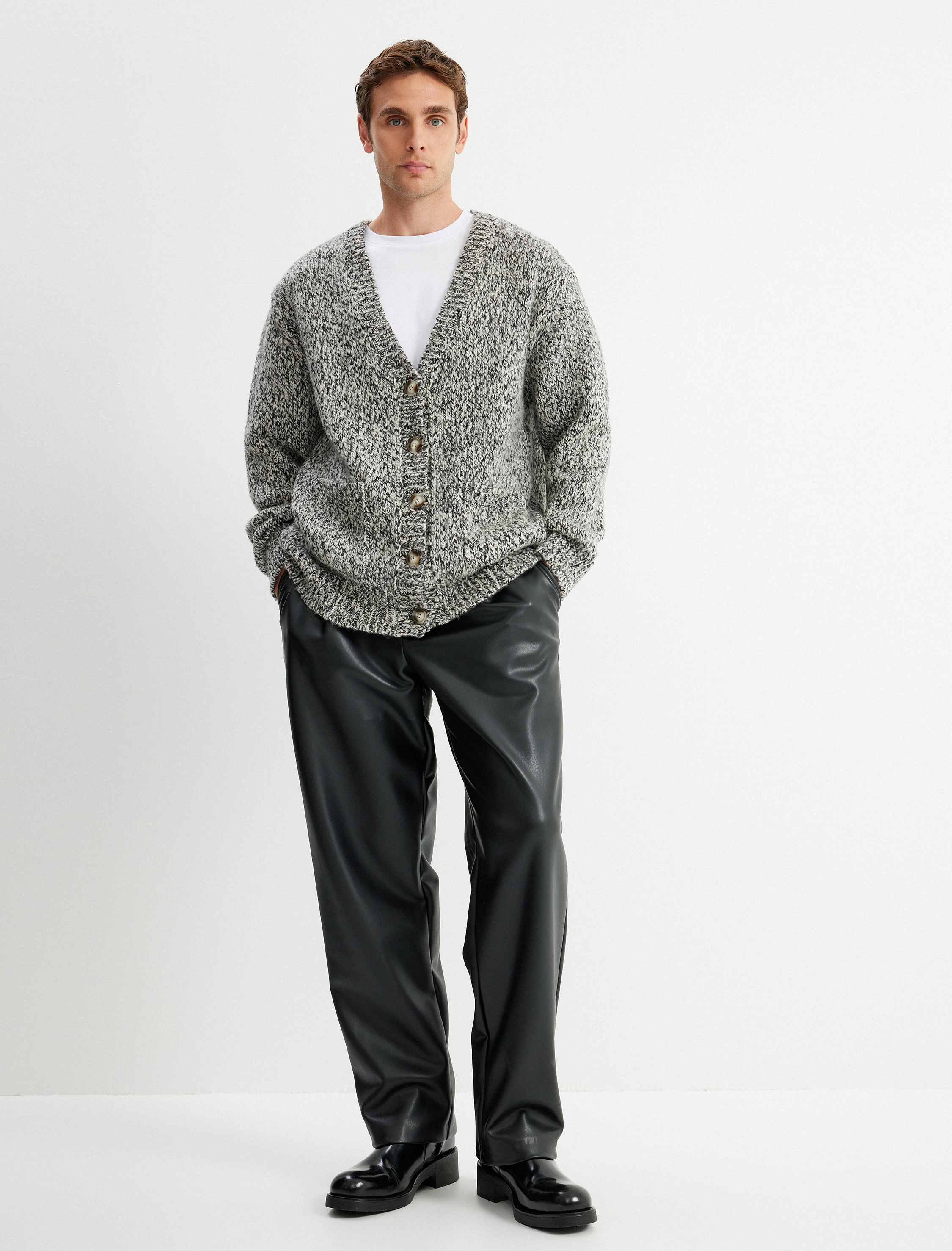   Triko Hırka V Yaka Düğmeli