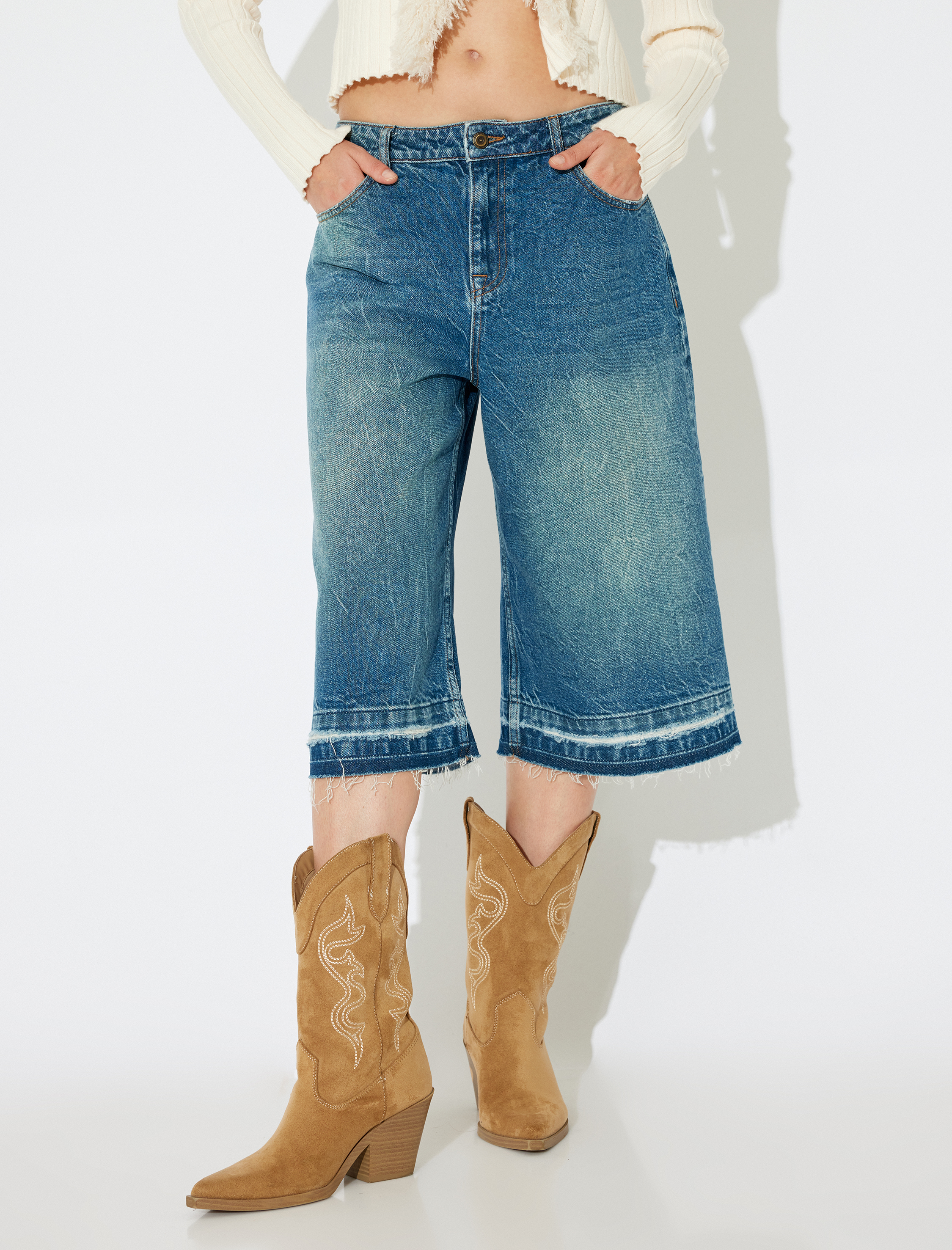   Uzun Bermuda Denim Şort Kesik Paça Düğme Detaylı