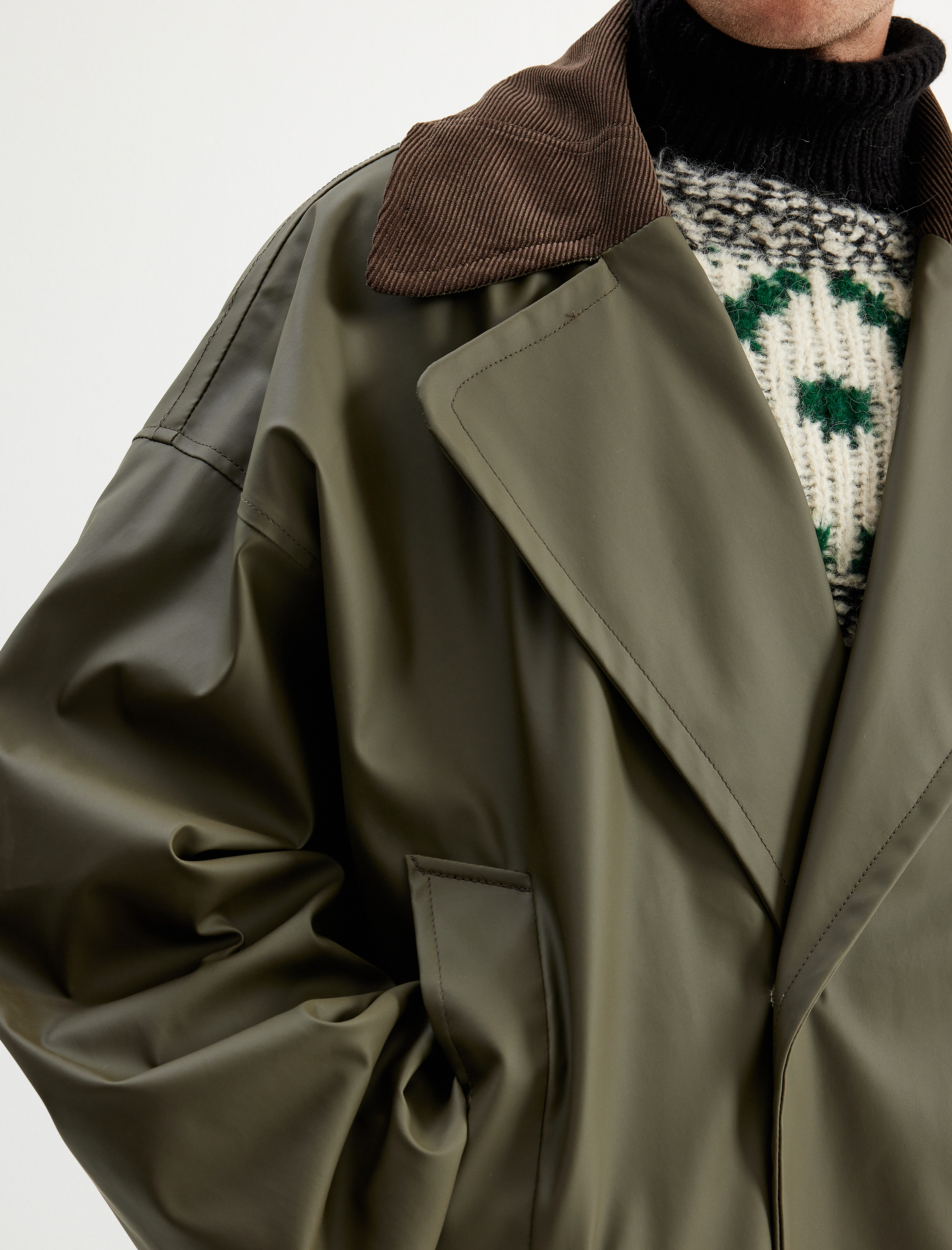   Trençkot Kadife Yaka Detaylı Cepli Düğmeli