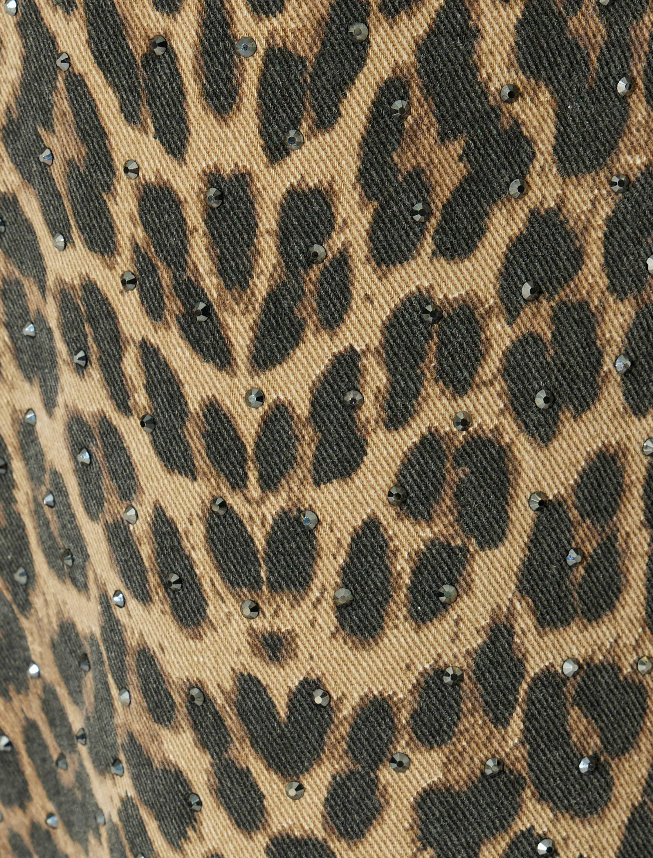   Taşlı Uzun Düz Paça Normal Bel Düğmeli Cepli Leopar Pantolon - Longer Straight Fit Jean