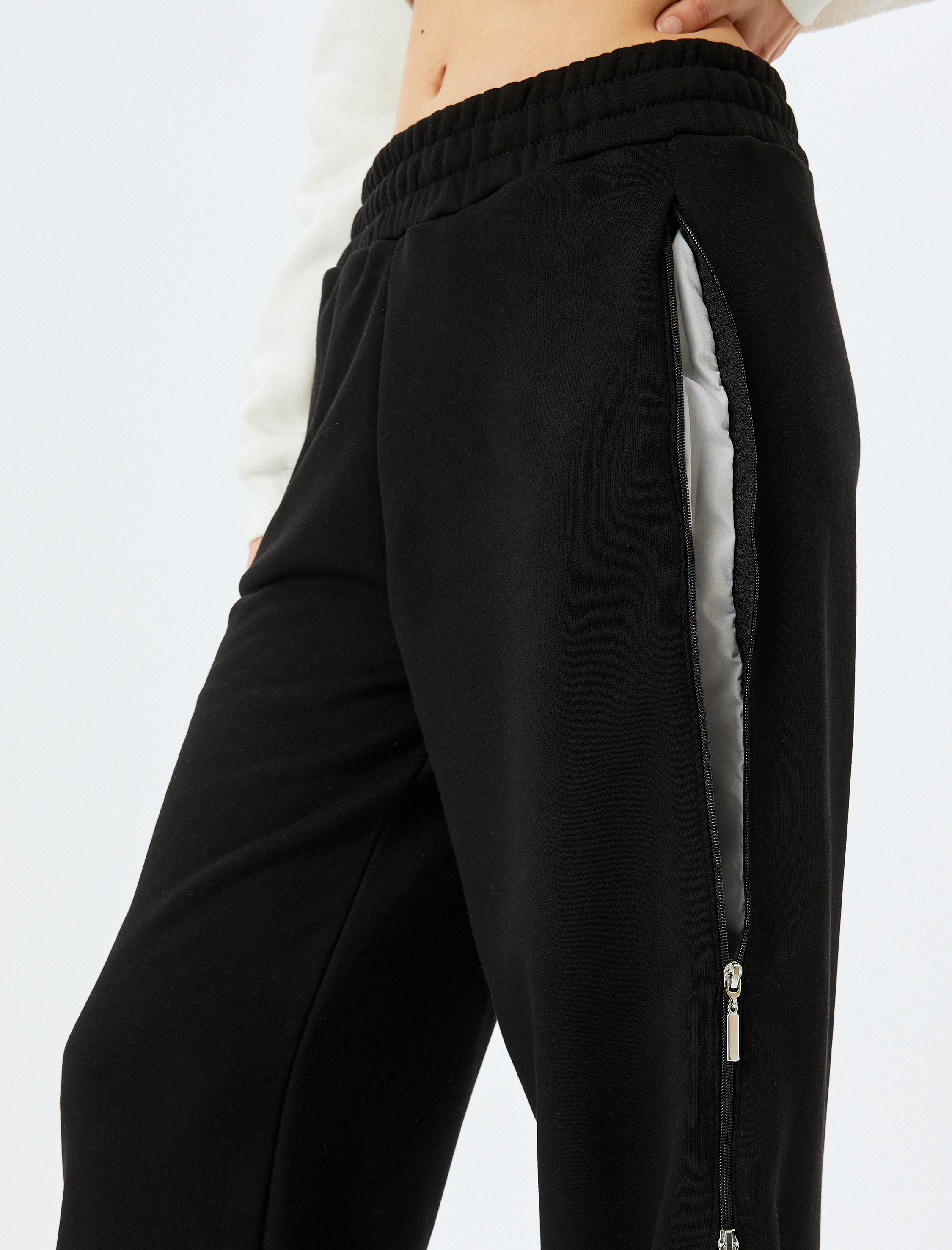   Bol Paça Fermuar Detaylı Beli Lastikli Rahat Kalıp Şardonlu Eşofman Altı