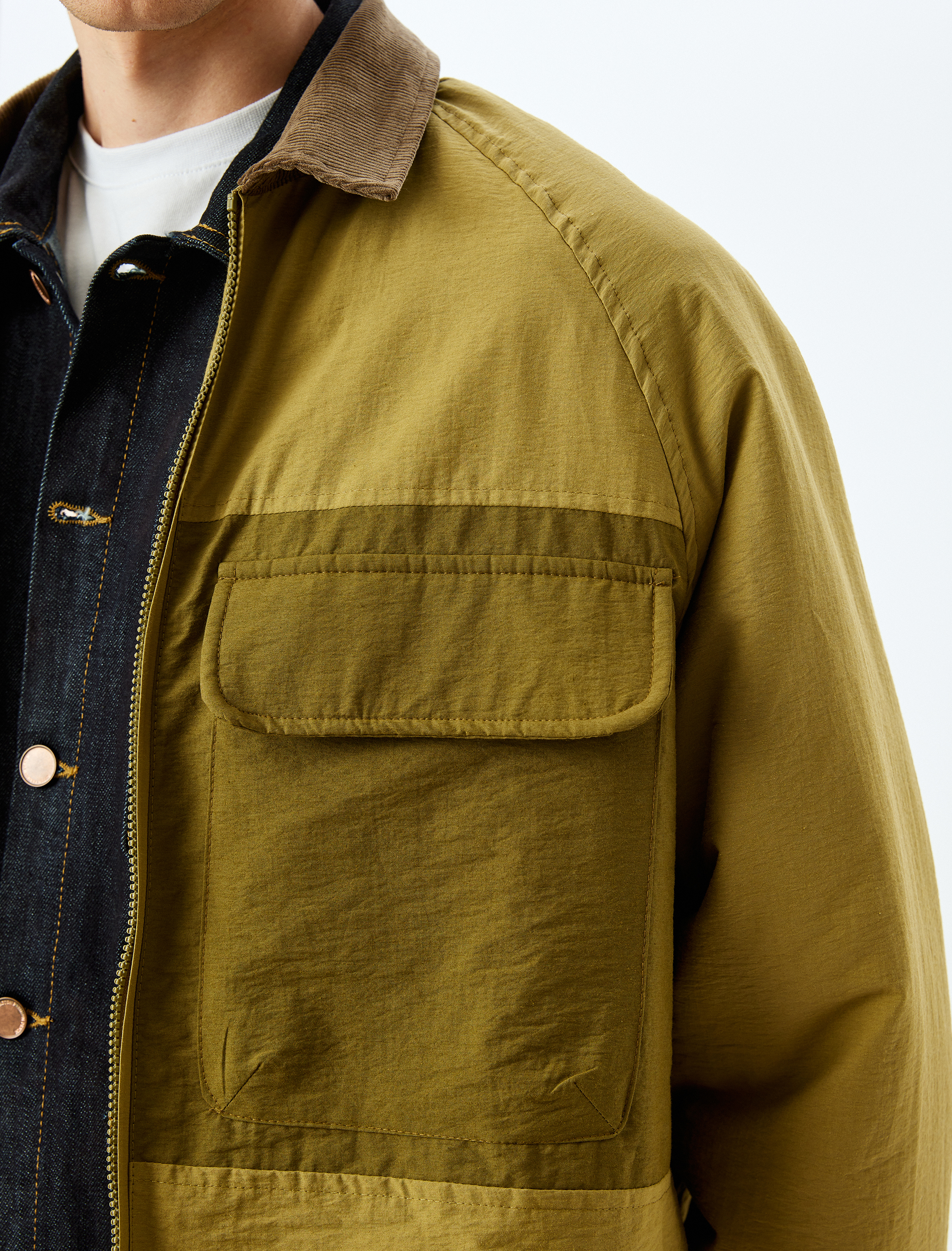   Pamuklu Kapaklı Cepli Yaka Detaylı Renk Bloklu Fermuarlı Mevsimlik Ceket