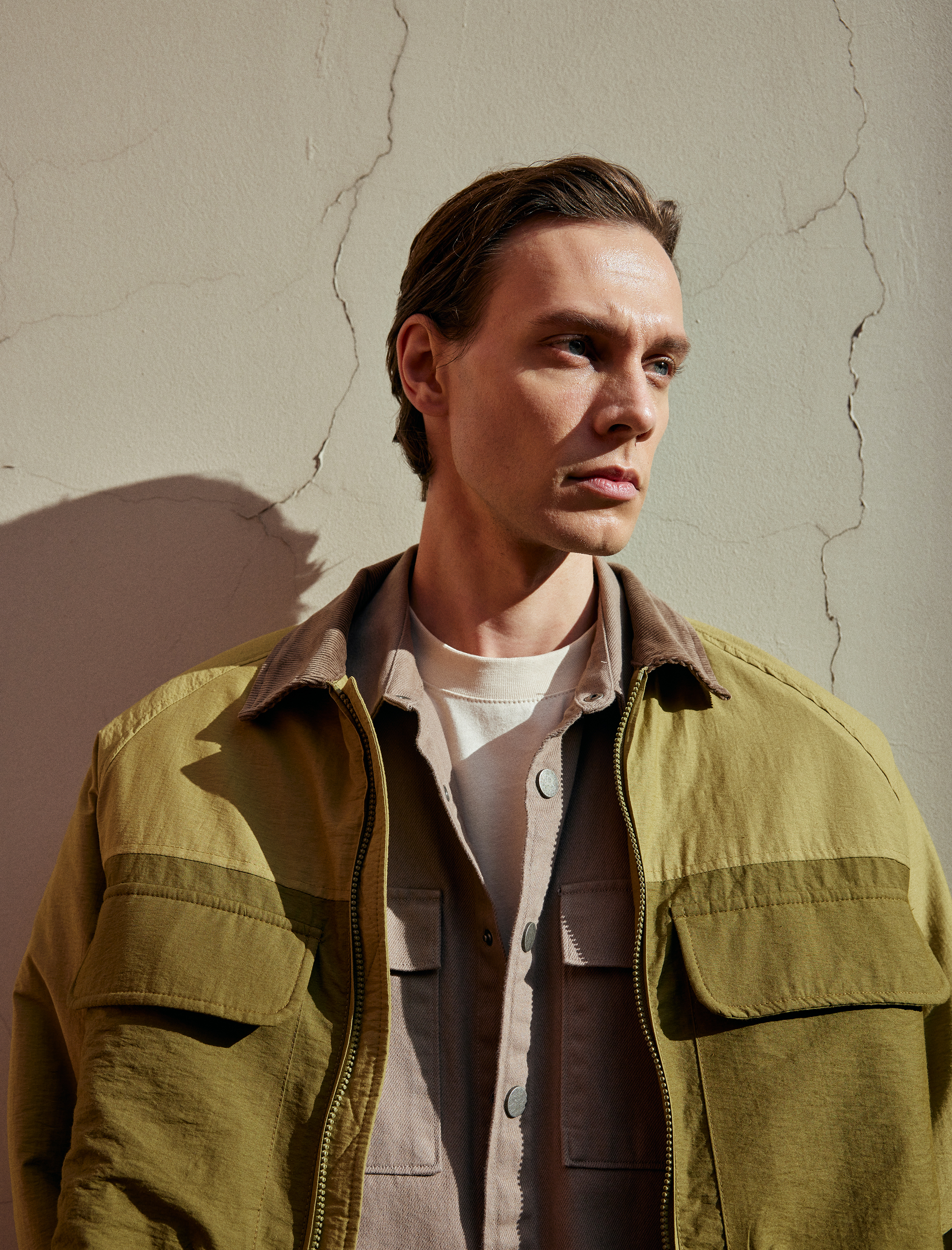   Pamuklu Kapaklı Cepli Yaka Detaylı Renk Bloklu Fermuarlı Mevsimlik Ceket