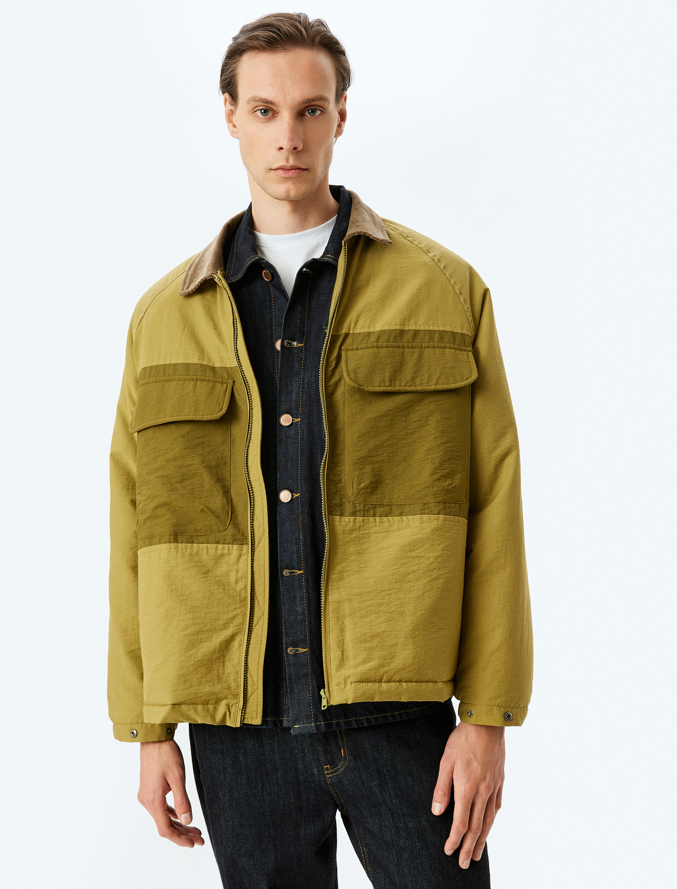   Pamuklu Kapaklı Cepli Yaka Detaylı Renk Bloklu Fermuarlı Mevsimlik Ceket